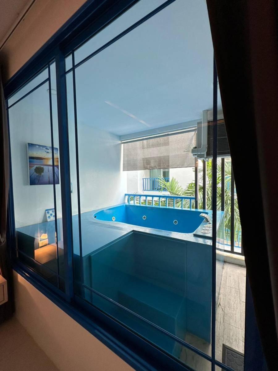 Costa & Jacuzzi Hotel