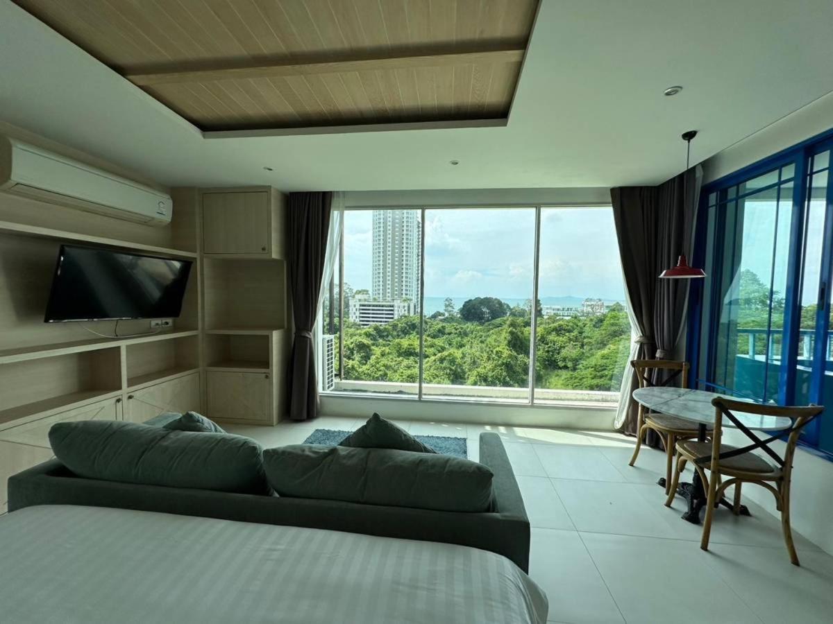 Costa & Jacuzzi Hotel 4*