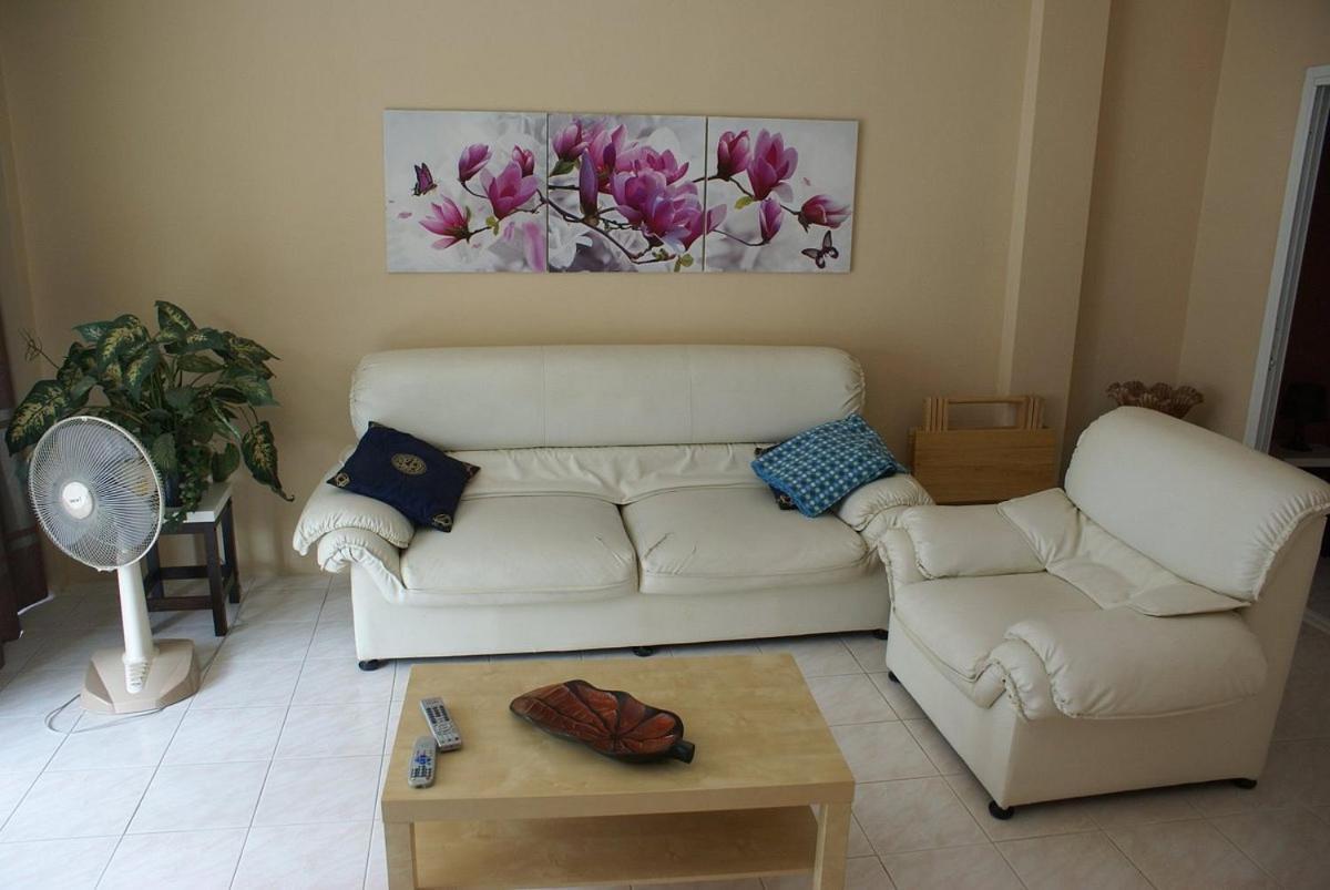 Sammy Seaview: Beachfront Golden Elephant At Mae Ramphueng Apartment Rayong