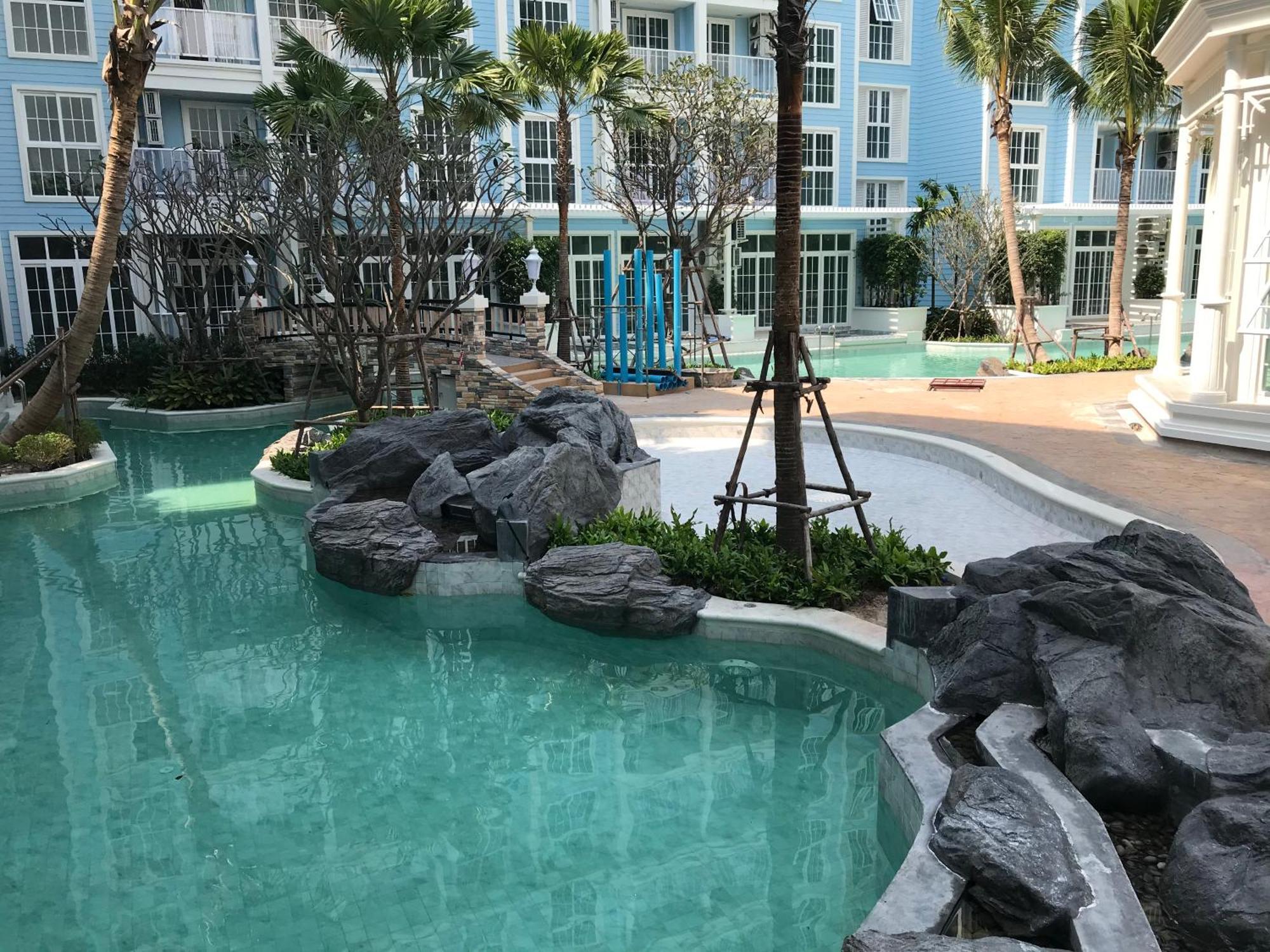 Grand Florida芭提雅带免费游泳池温泉桑拿浴和健身房瑜伽室私家海滩公寓e206 *