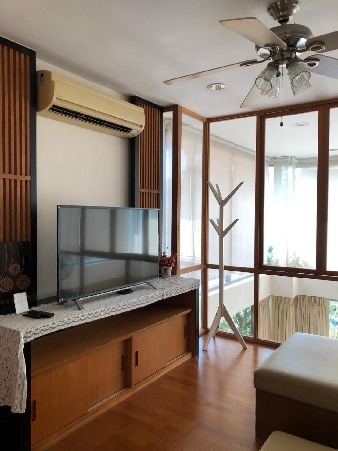 Boathouse Huahin Pool *