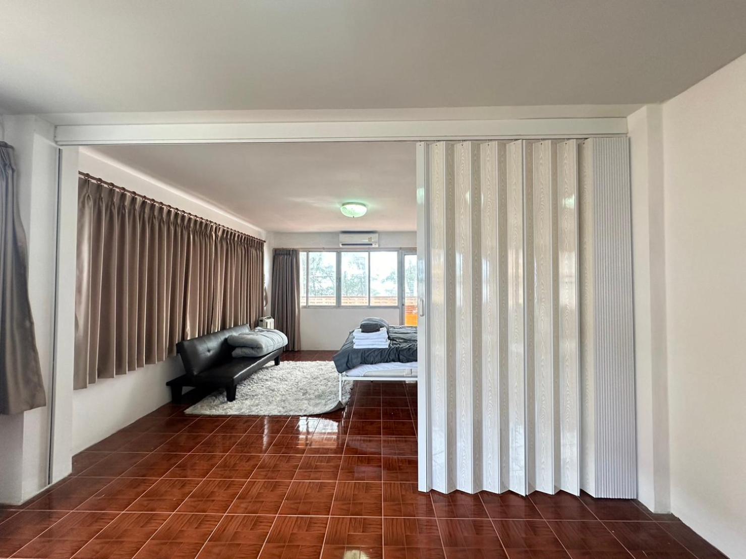 Apartment Beachfront Family Room, Relax & Sunbathe 5 Guests
