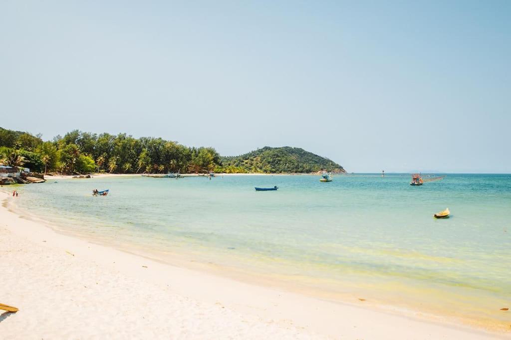 Seasalt Beachfront Home, Private Pool, 2 Bedroom House Holiday home Chaloklum