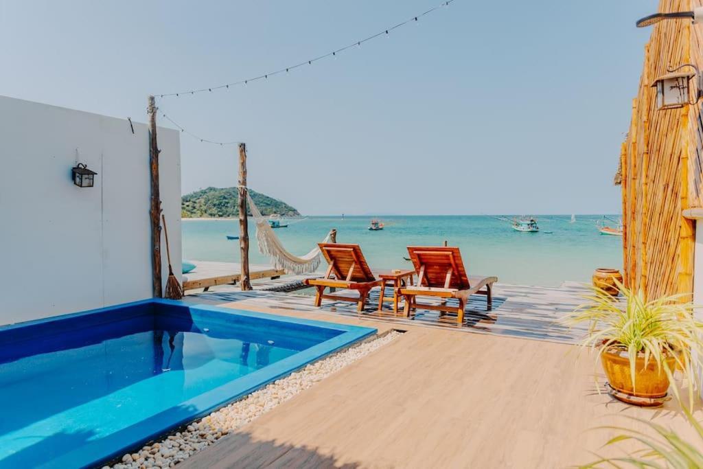 Seasalt Beachfront Home, Private Pool, 2 Bedroom House * Chaloklum