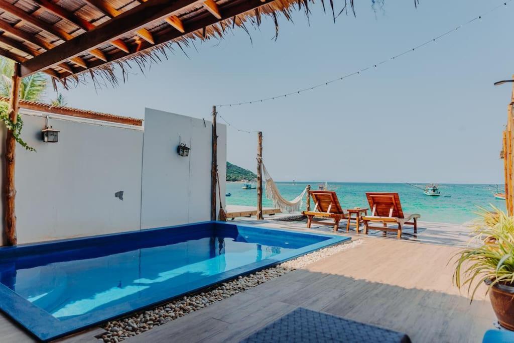 Seasalt Beachfront Home, Private Pool, 2 Bedroom House Holiday home