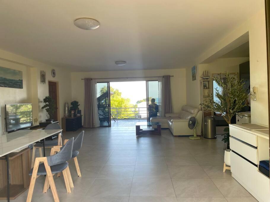 Triplet Rayong Seaview Private Beach Apartment
