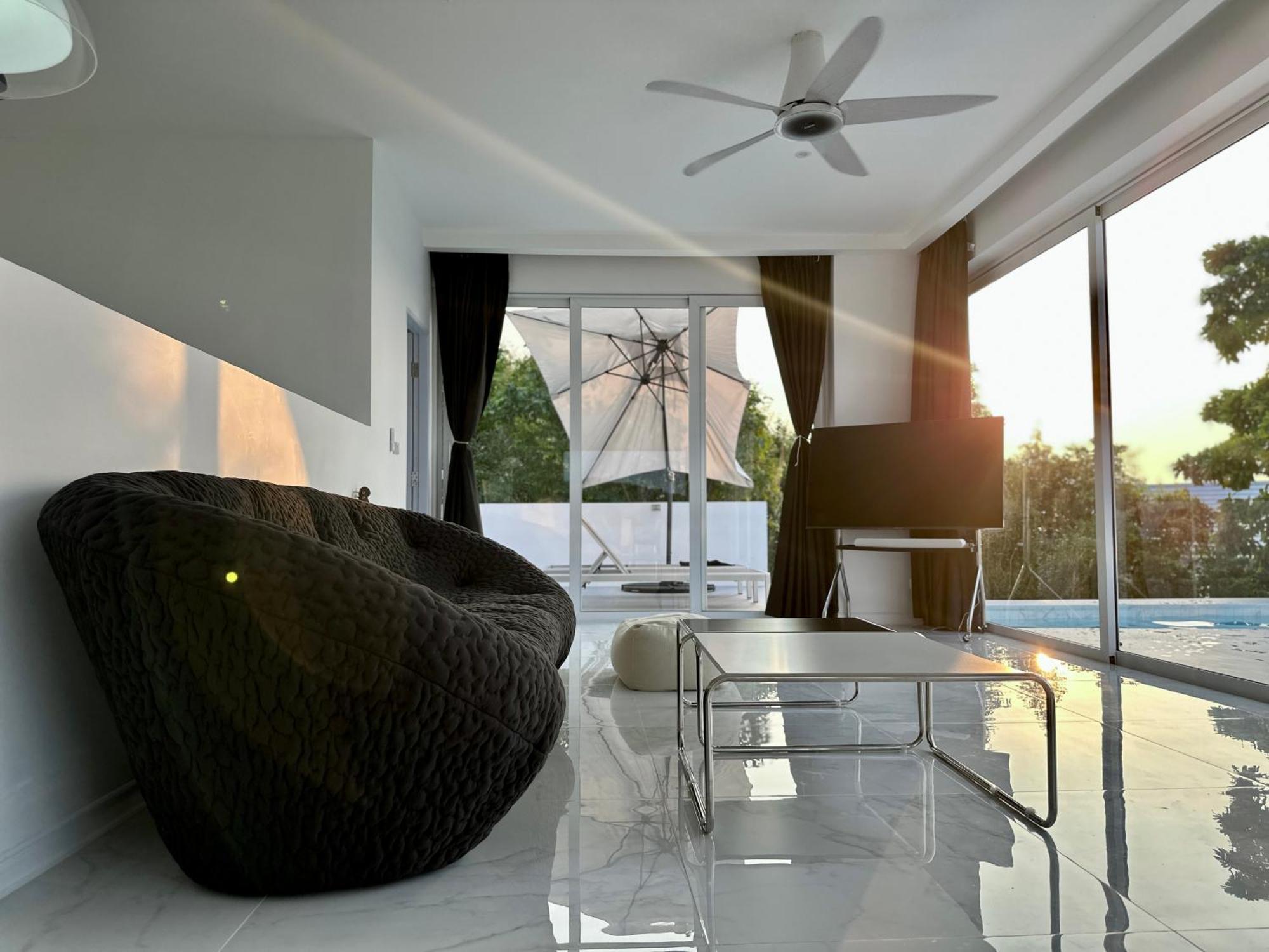 New La Vida 270° Rooftop Seaview Villa