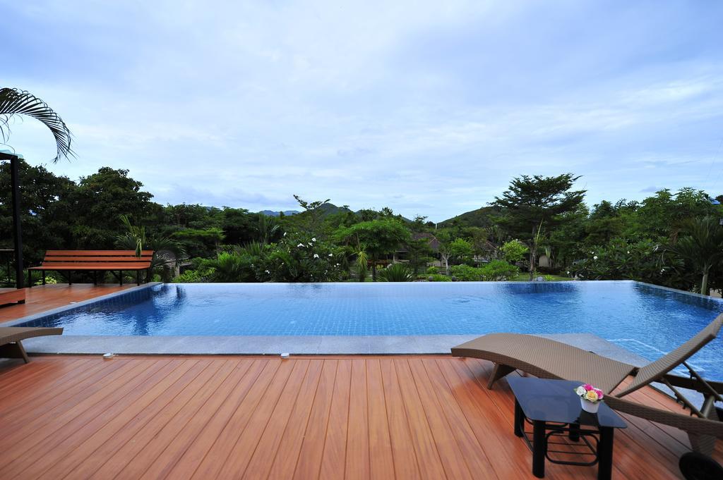 Dusit Talai 3*