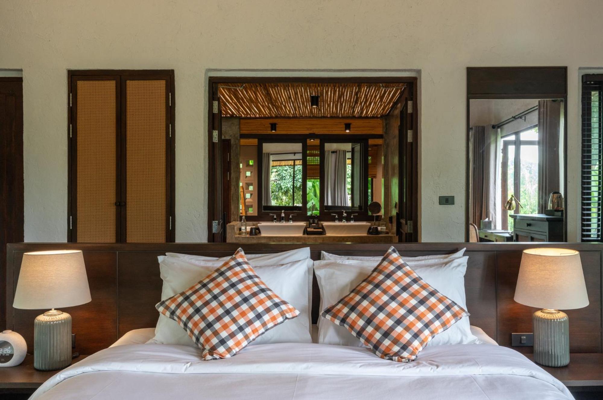 Phapok Eco Resort 4*