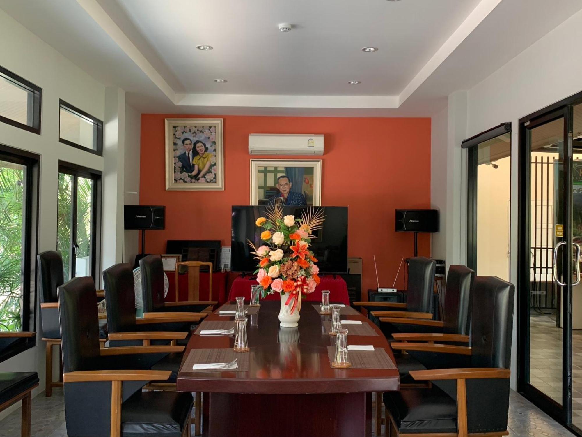 Baan Pingkan Wellness Hotel San Kamphaeng
