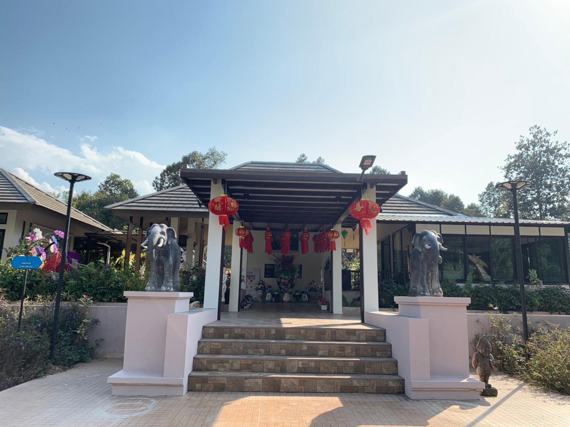 Baan Pingkan Wellness Hotel San Kamphaeng