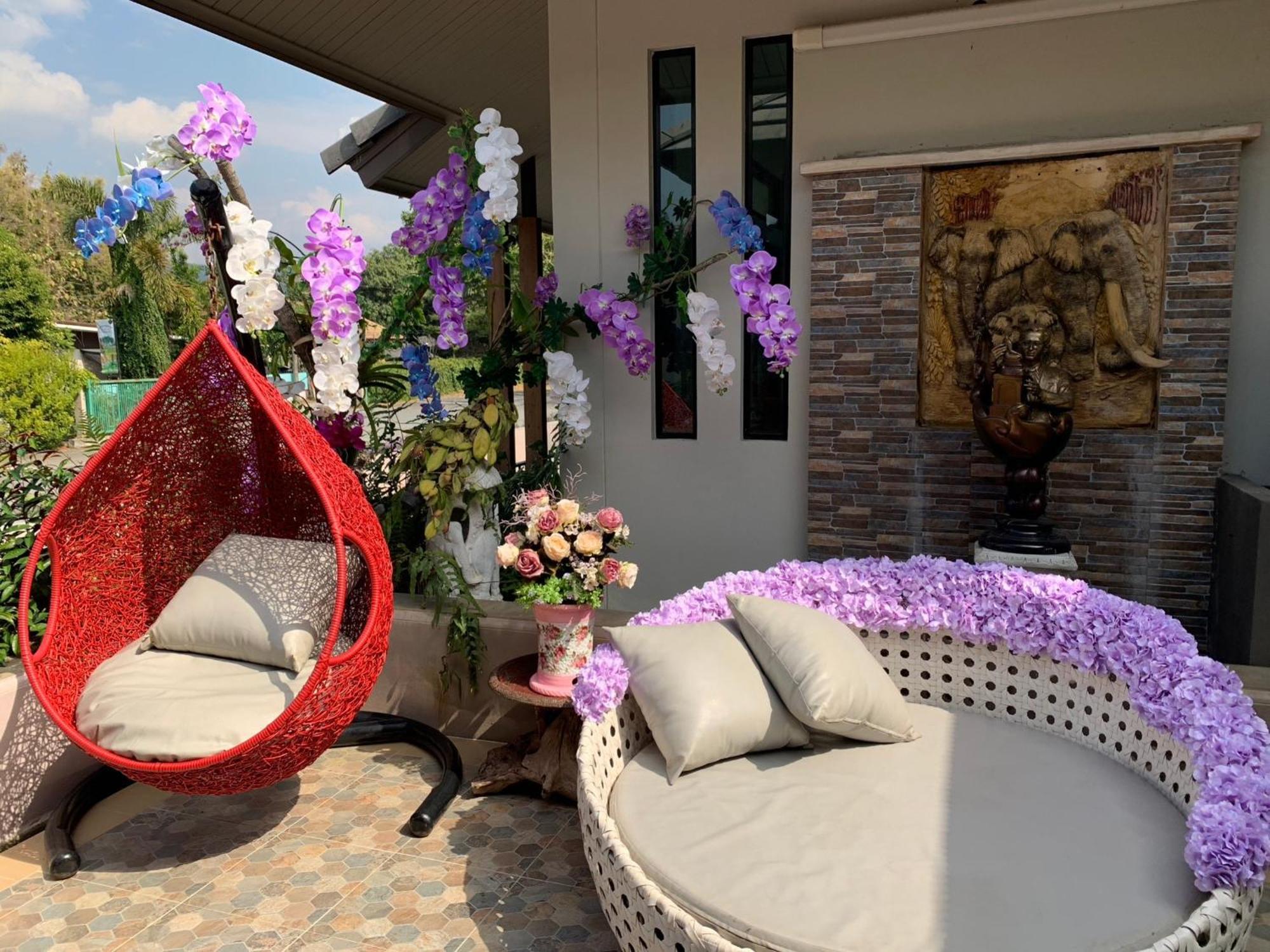 Baan Pingkan Wellness Hotel San Kamphaeng