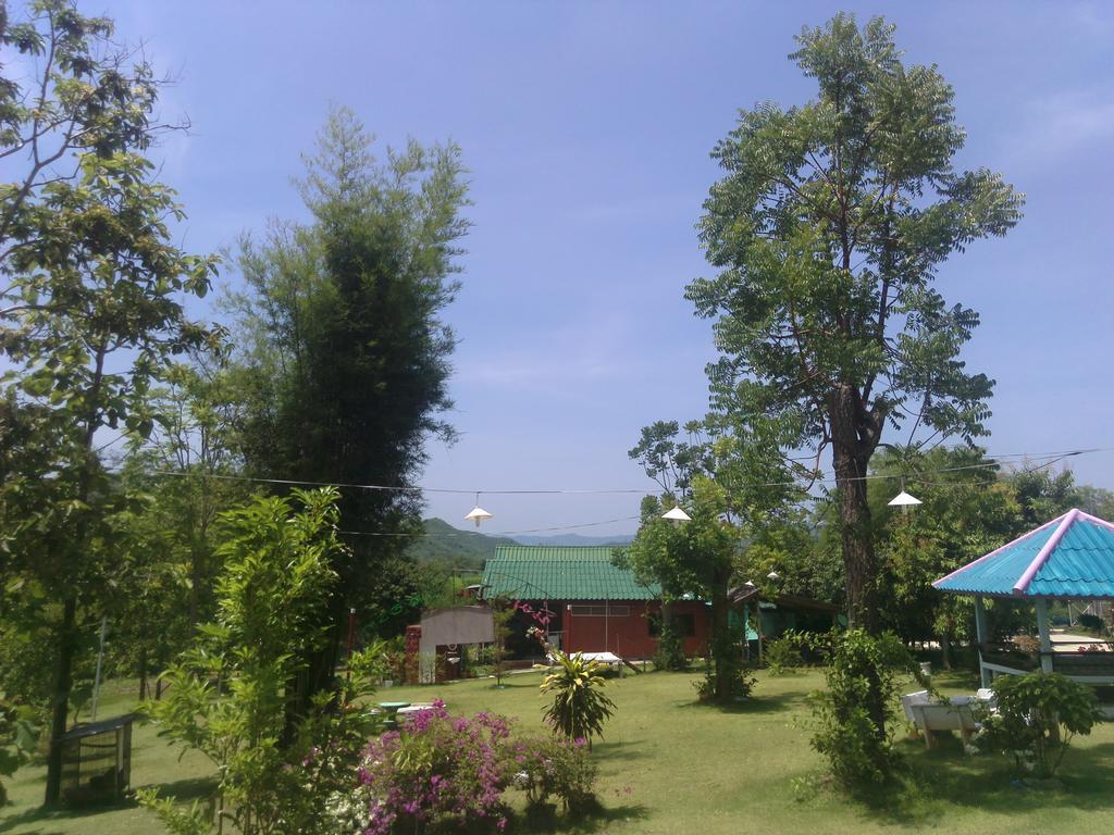 Nimmano At Suanphueang Resort Suan Phueng
