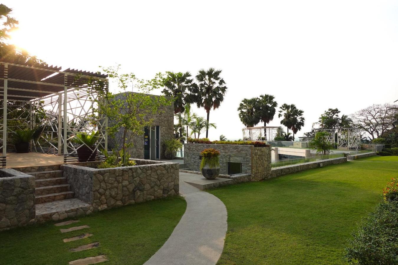 Oceanfront Luxury In With Private And Inifinity Pool - Not A 30 Day Minimum Apartment