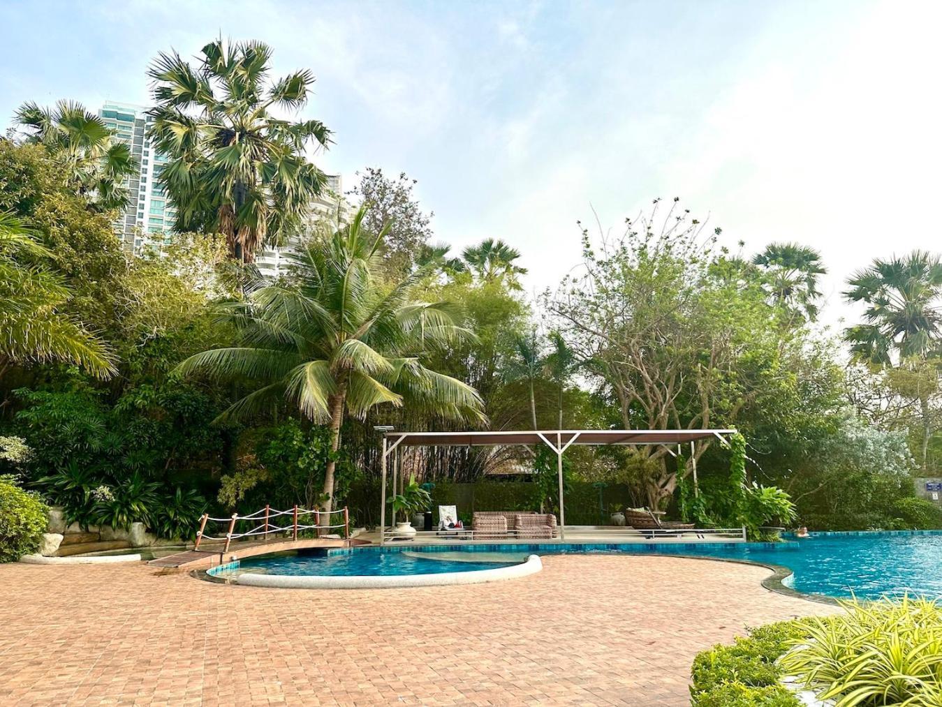 Oceanfront Luxury In With Private And Inifinity Pool - Not A 30 Day Minimum Apartment Pattaya