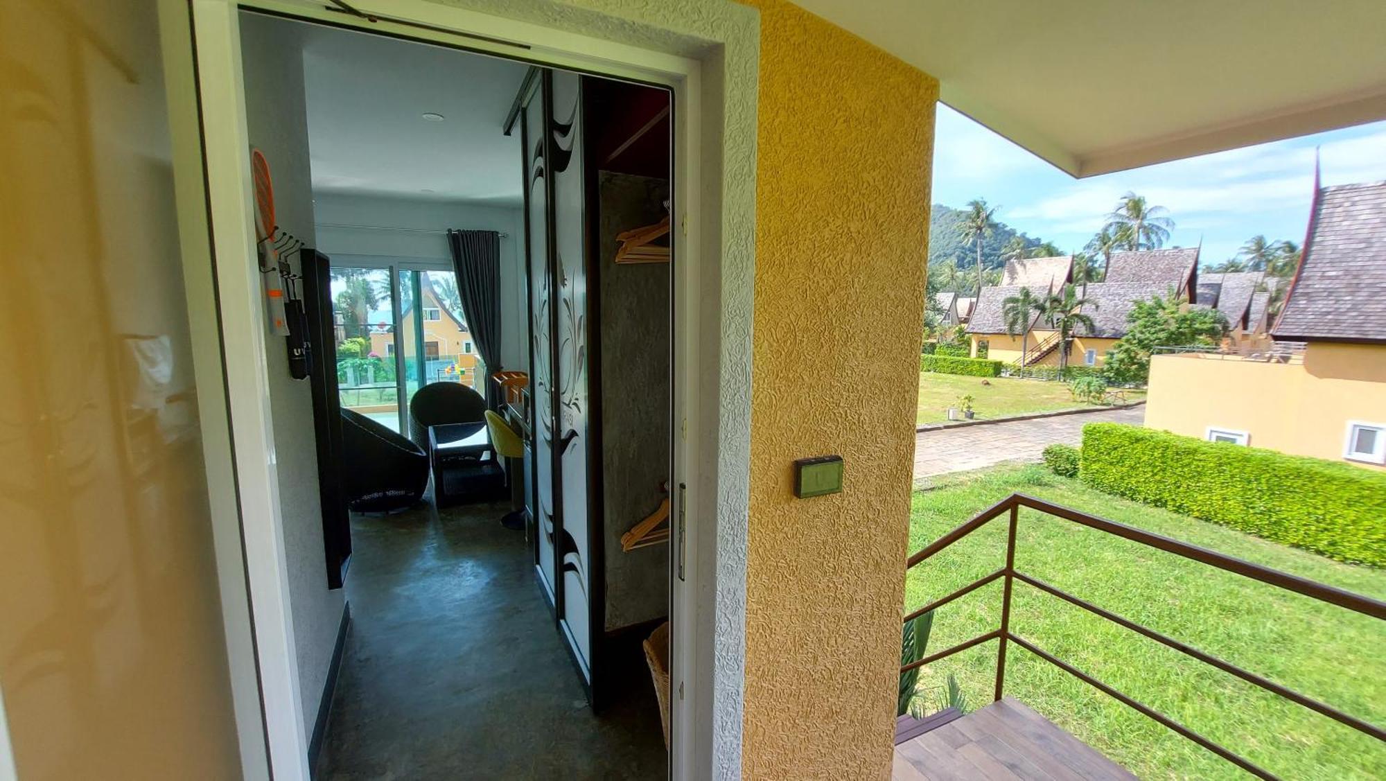 Kirasi Homestay *