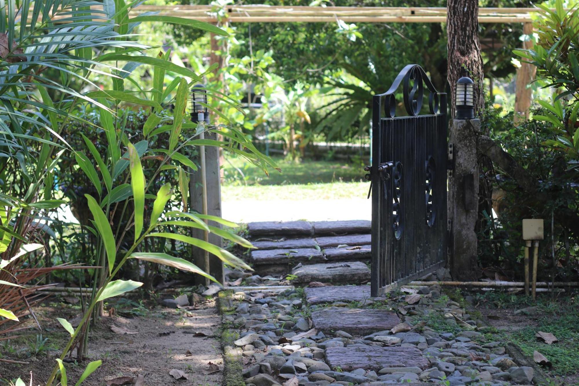 Sawasdee Lagoon Resort Thai Mueang