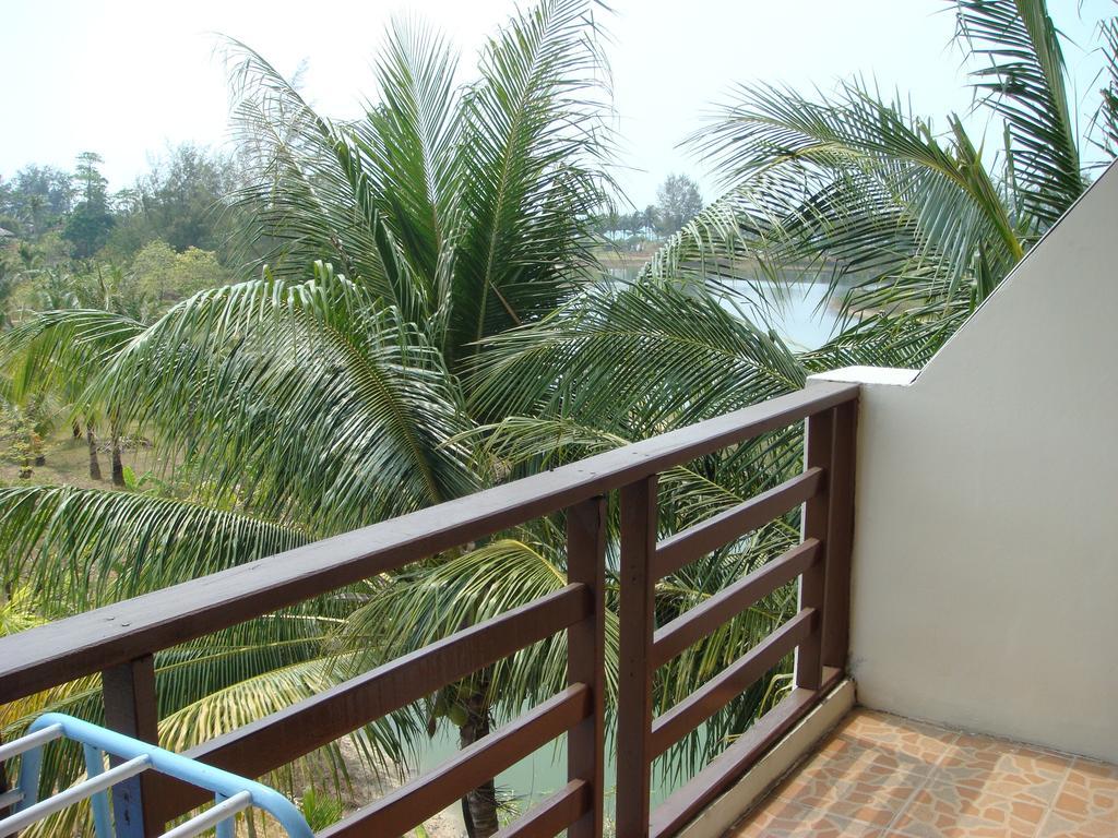 V.j. Koh Chang Klong Prao Beach