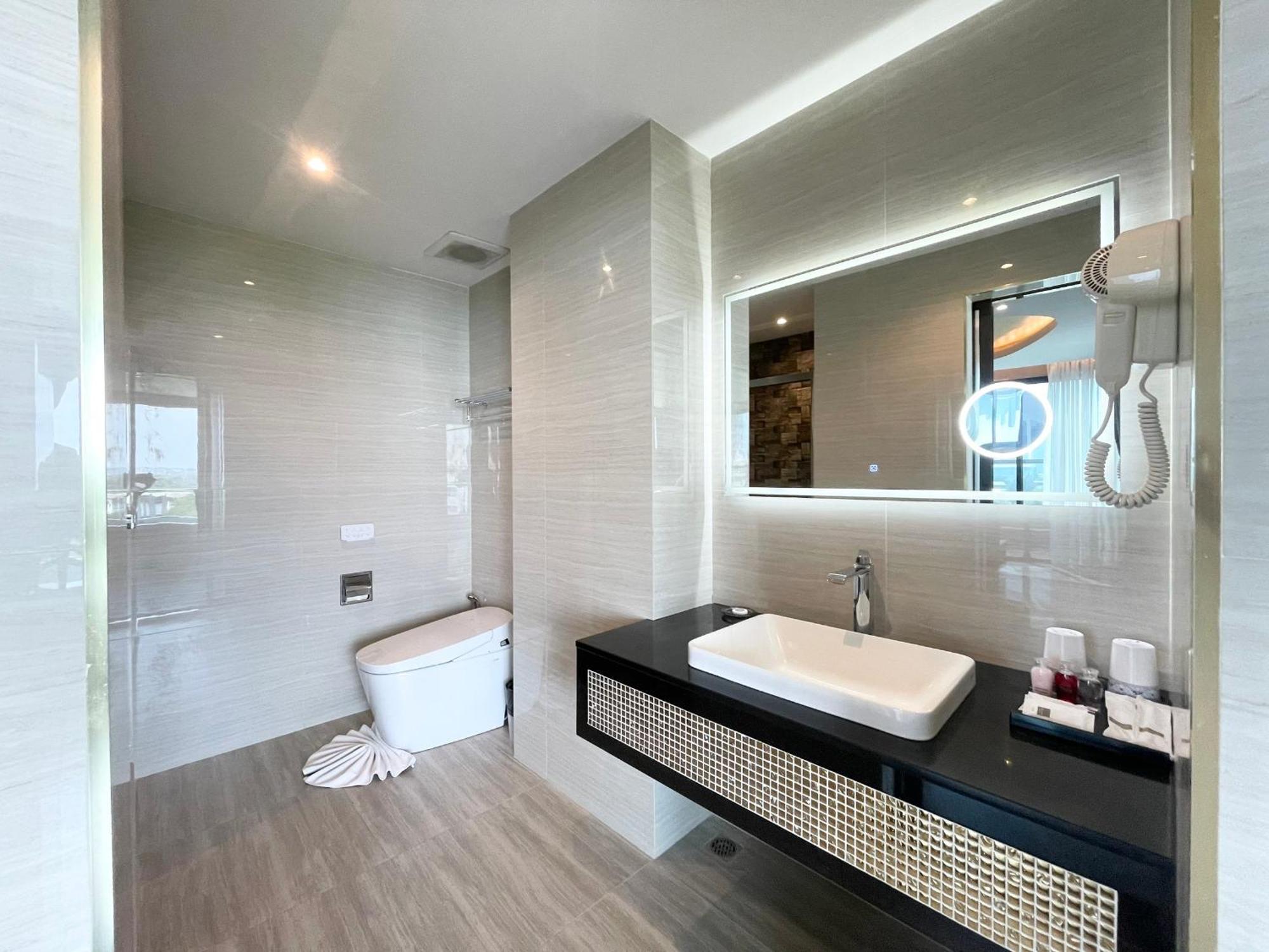 The Tj Hotel 4*