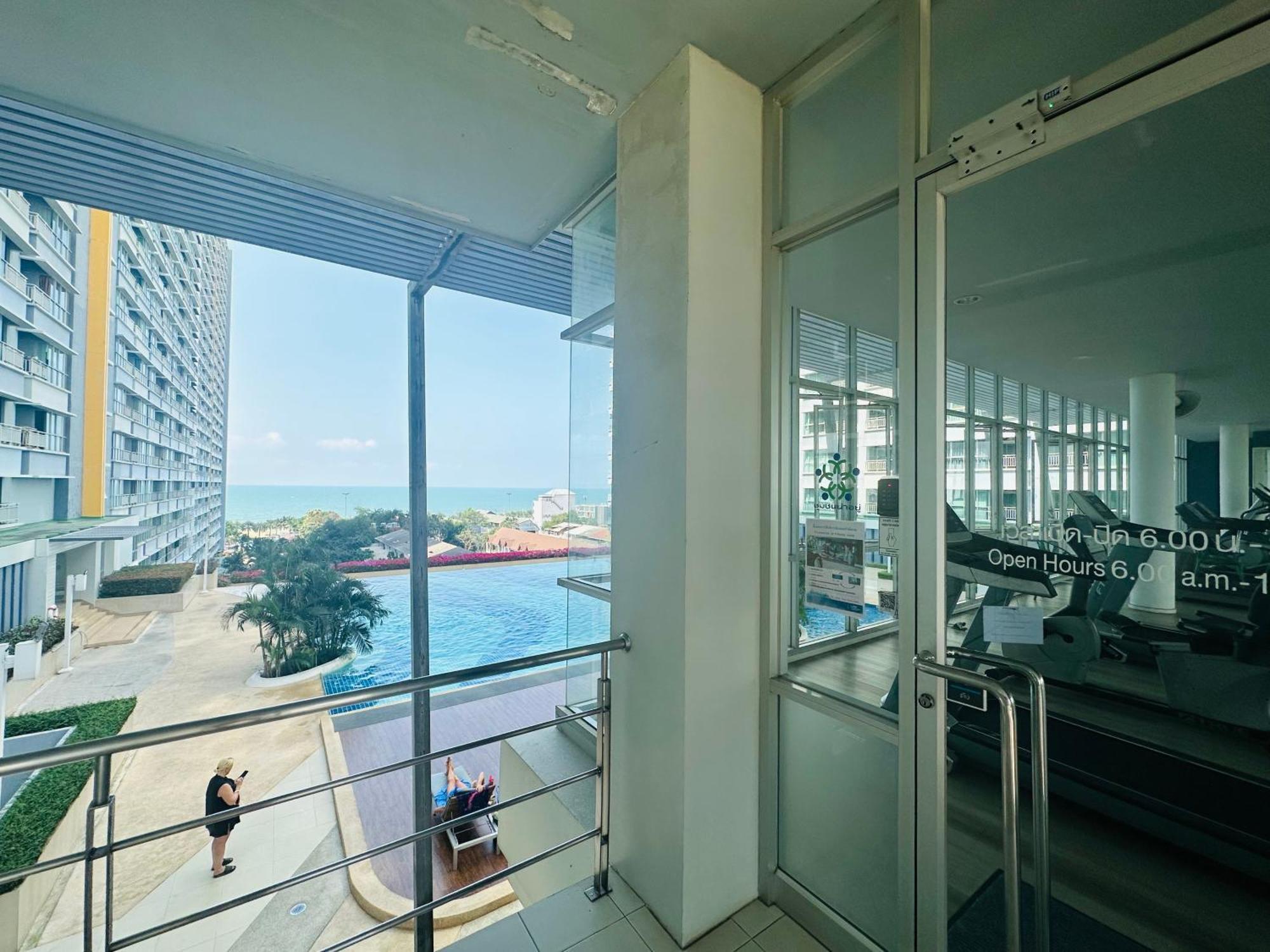 Apartment Seaview Lumpini-pool And Gym Face To Ocean Jomtien Beach