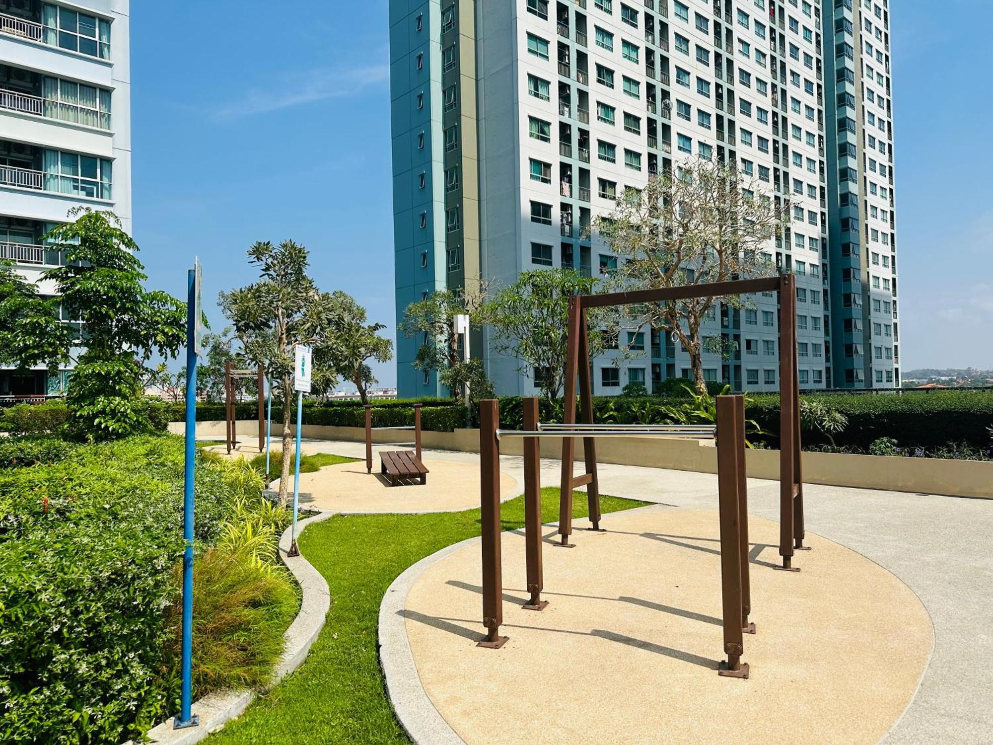 Seaview Lumpini-pool And Gym Face To Ocean Jomtien Beach