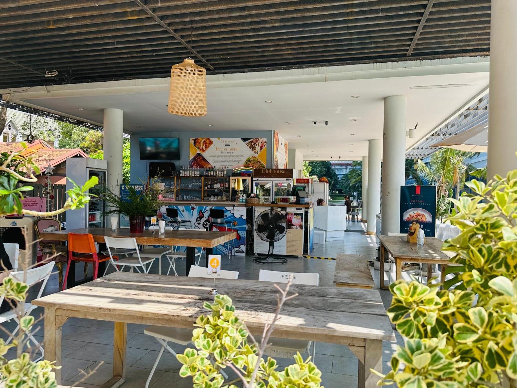 Seaview Lumpini-pool And Gym Face To Ocean Apartment