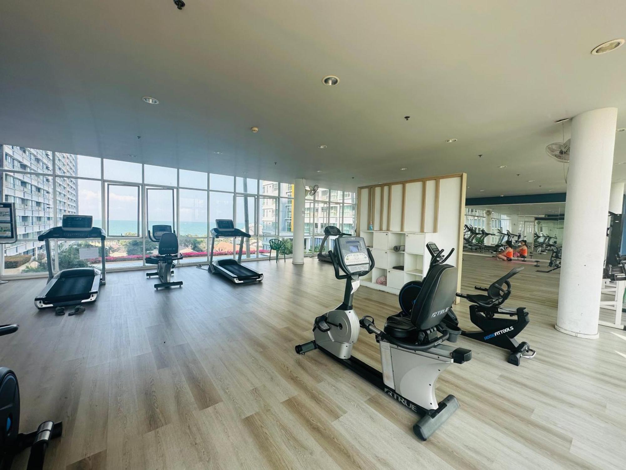 Seaview Lumpini-pool And Gym Face To Ocean * Jomtien Beach