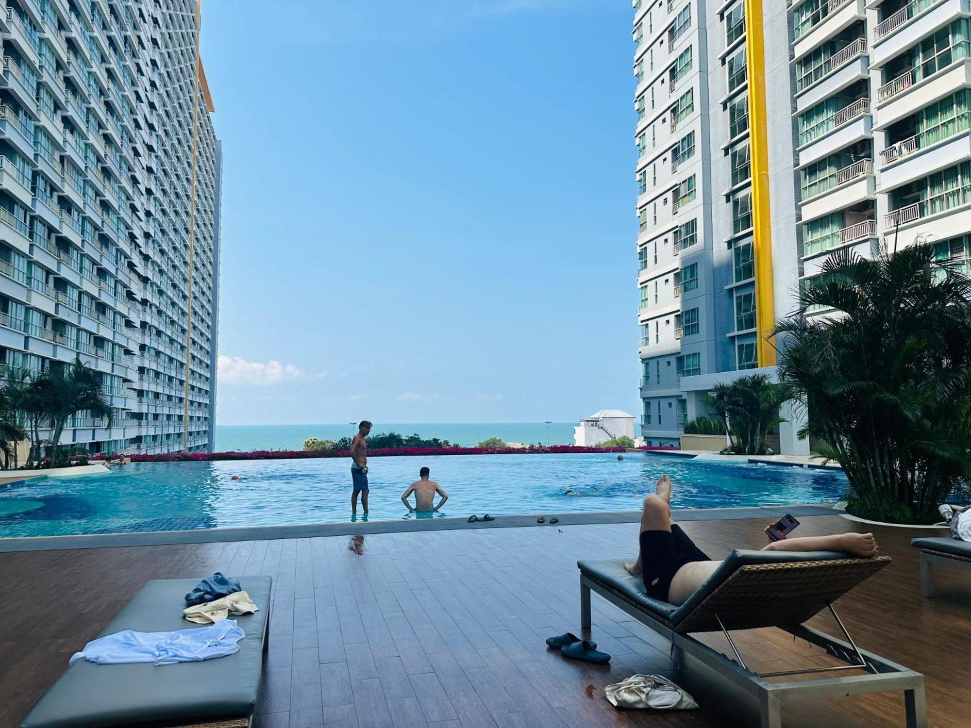 Seaview Lumpini-pool And Gym Face To Ocean Jomtien Beach