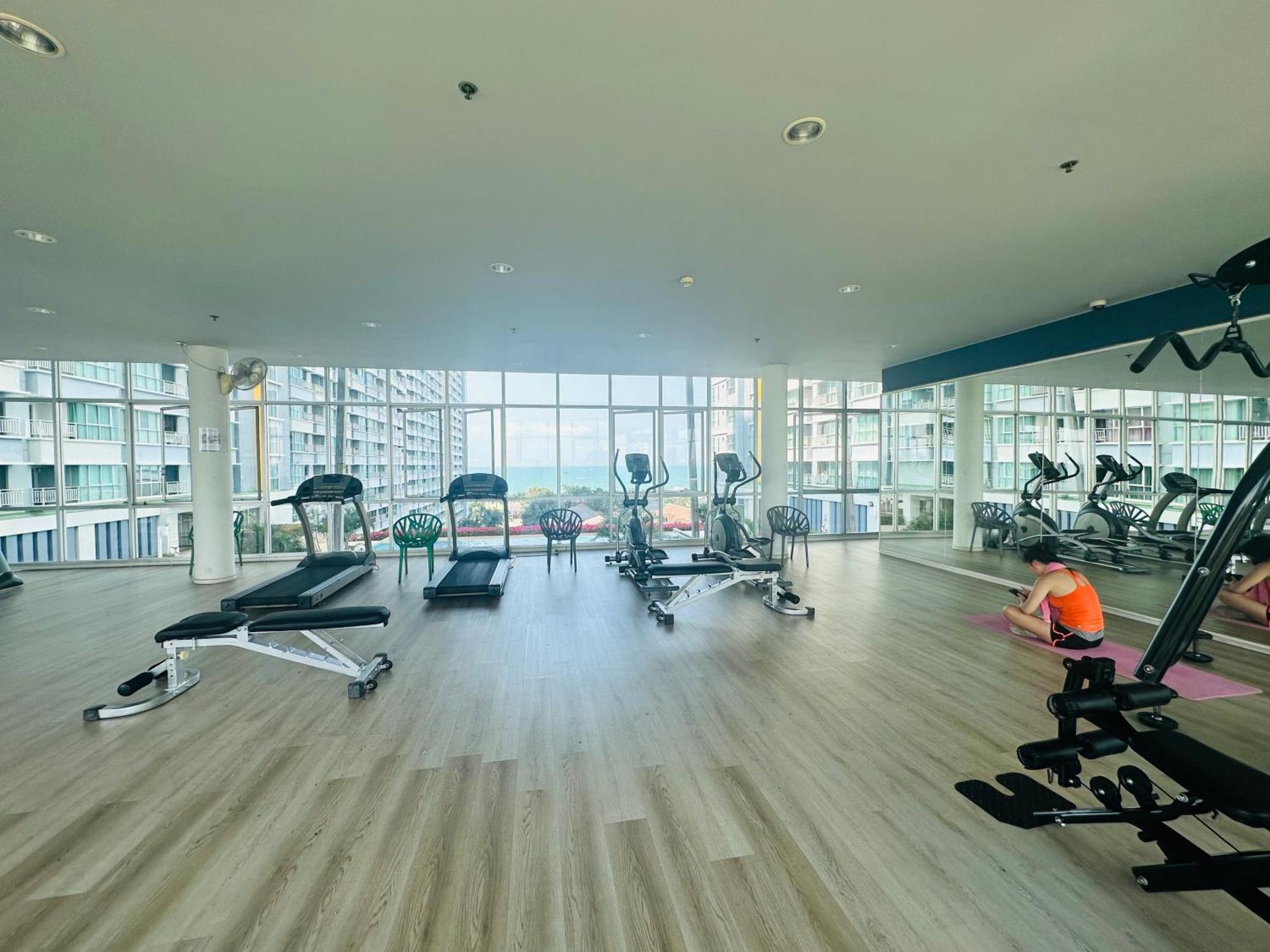 Apartment Seaview Lumpini-pool And Gym Face To Ocean *
