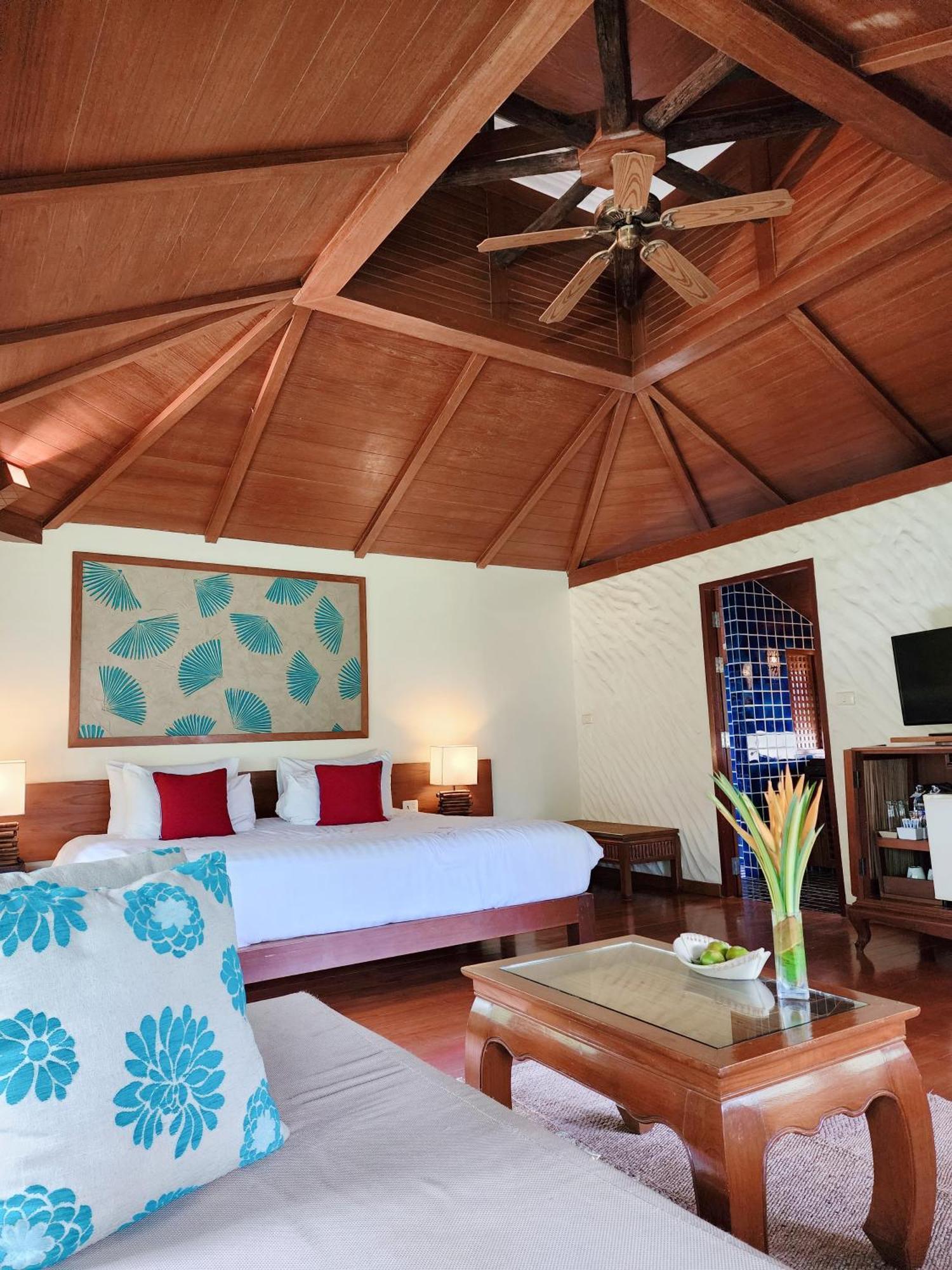 Centara Tropicana Resort 4*