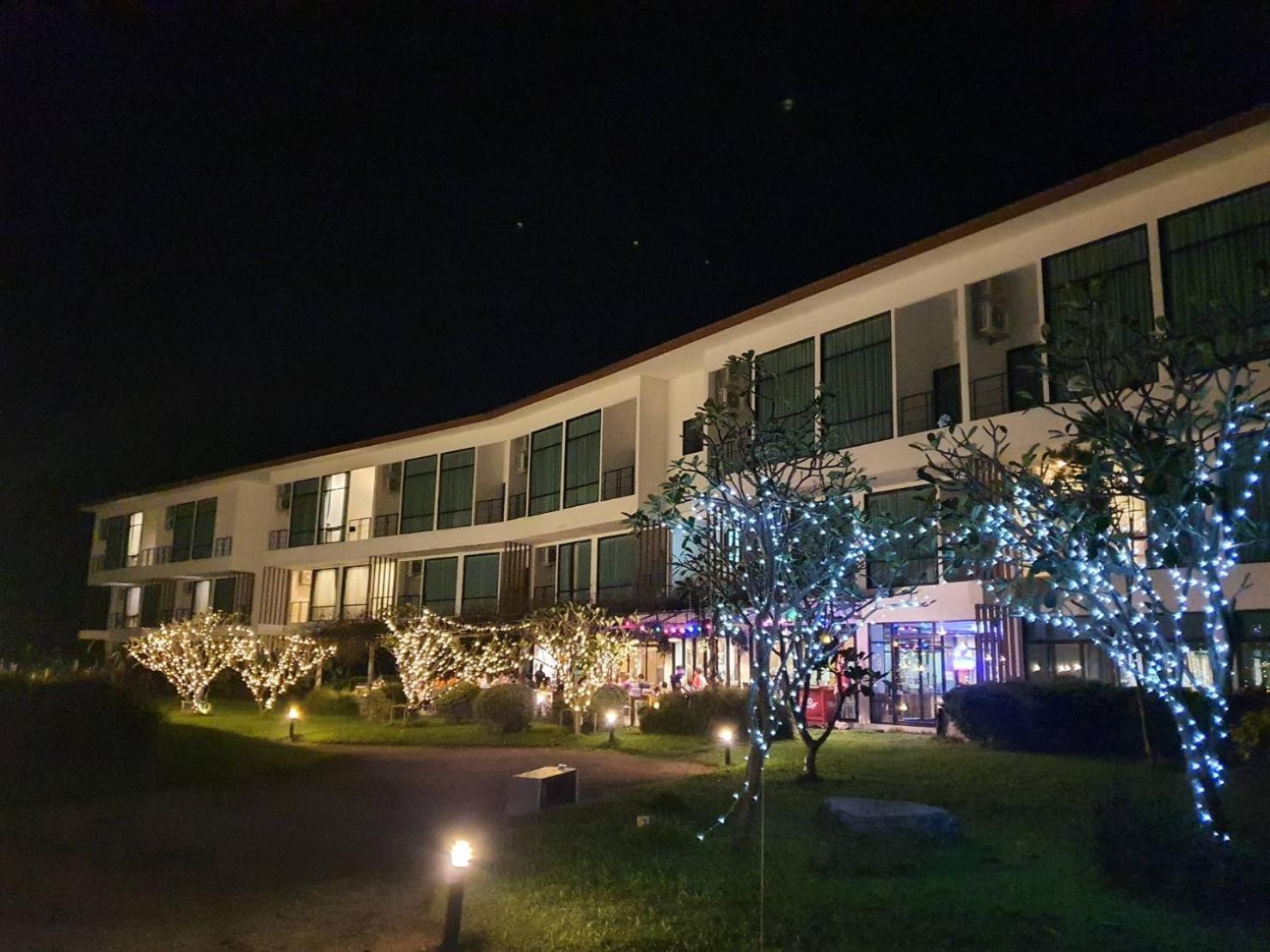 Hotel The & - Sha Pathiu
