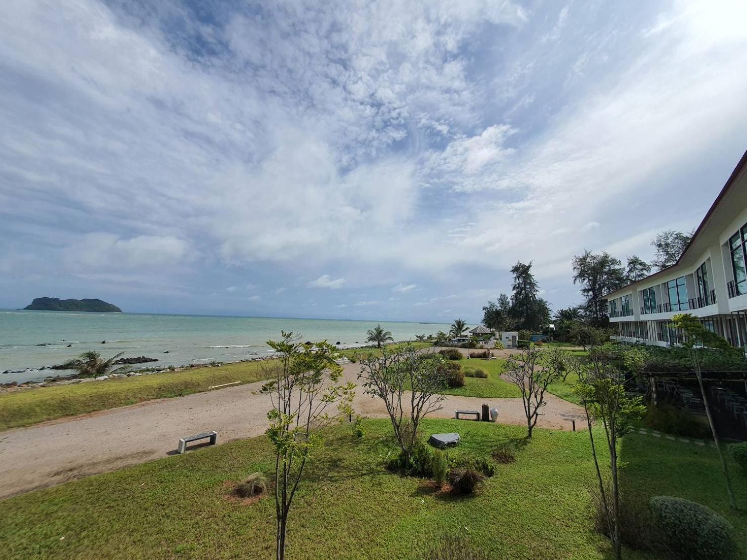 The & - Sha Hotel Pathiu