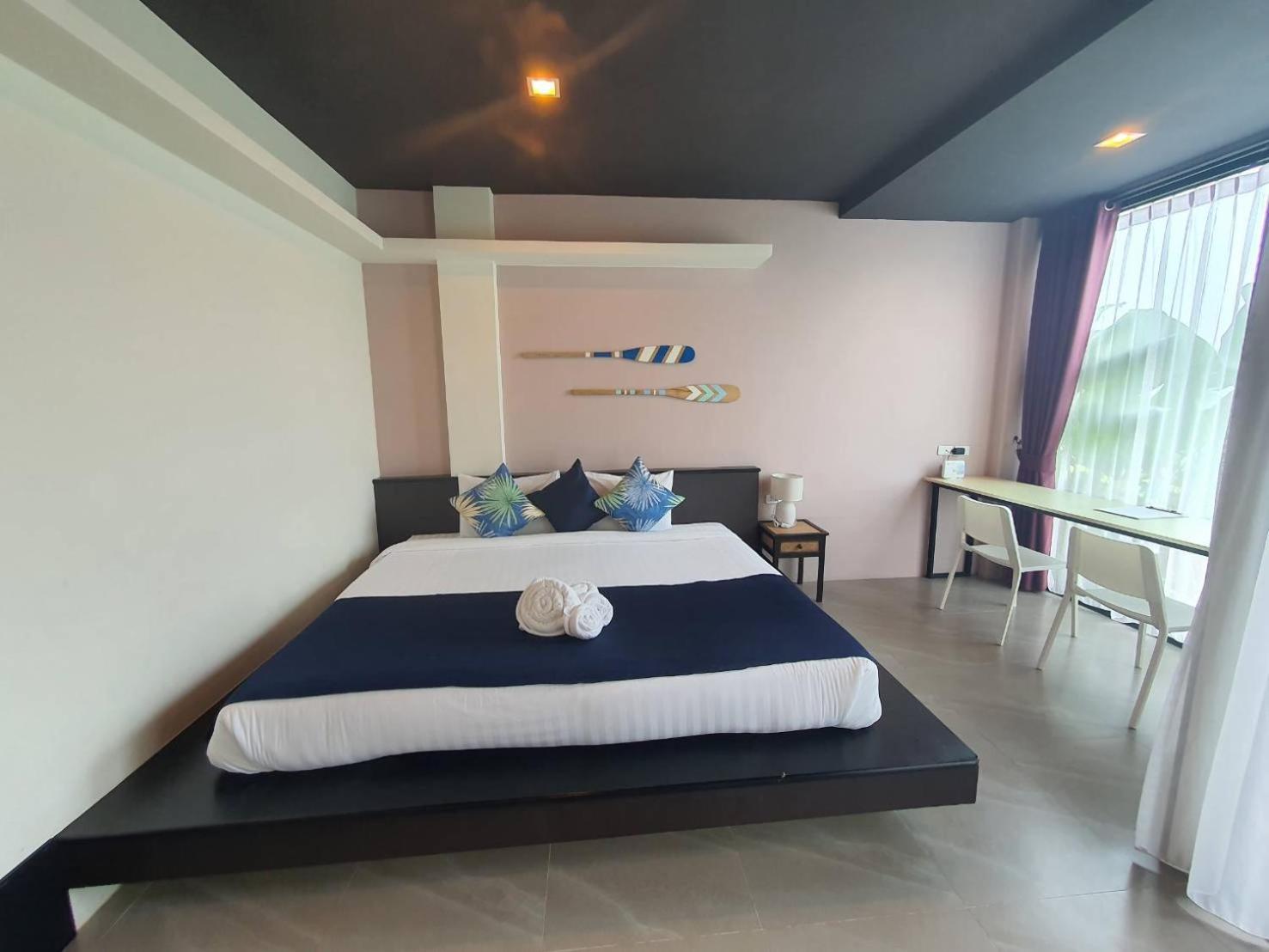 Hotel The & - Sha Pathiu