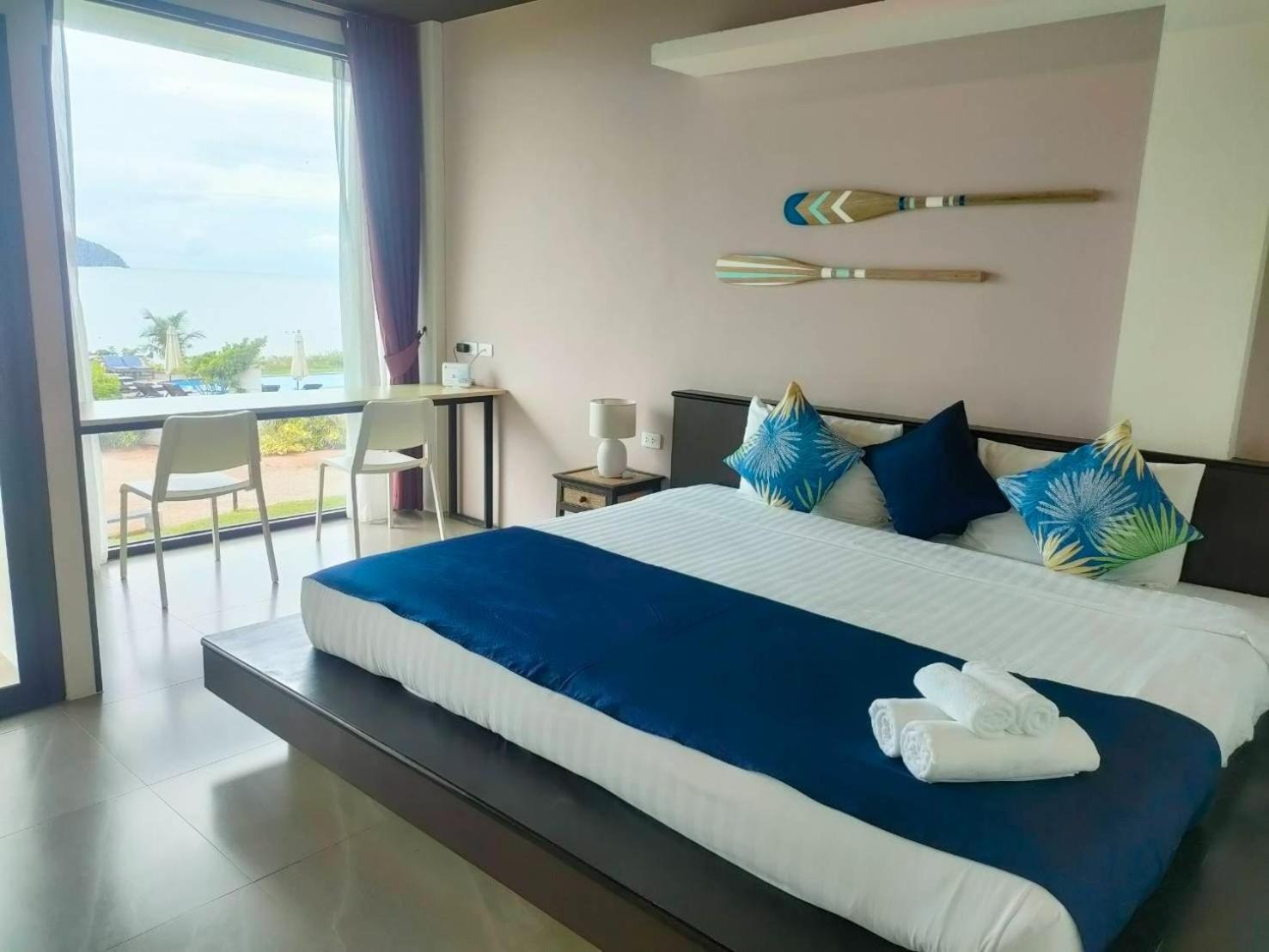 Hotel The & - Sha Pathiu