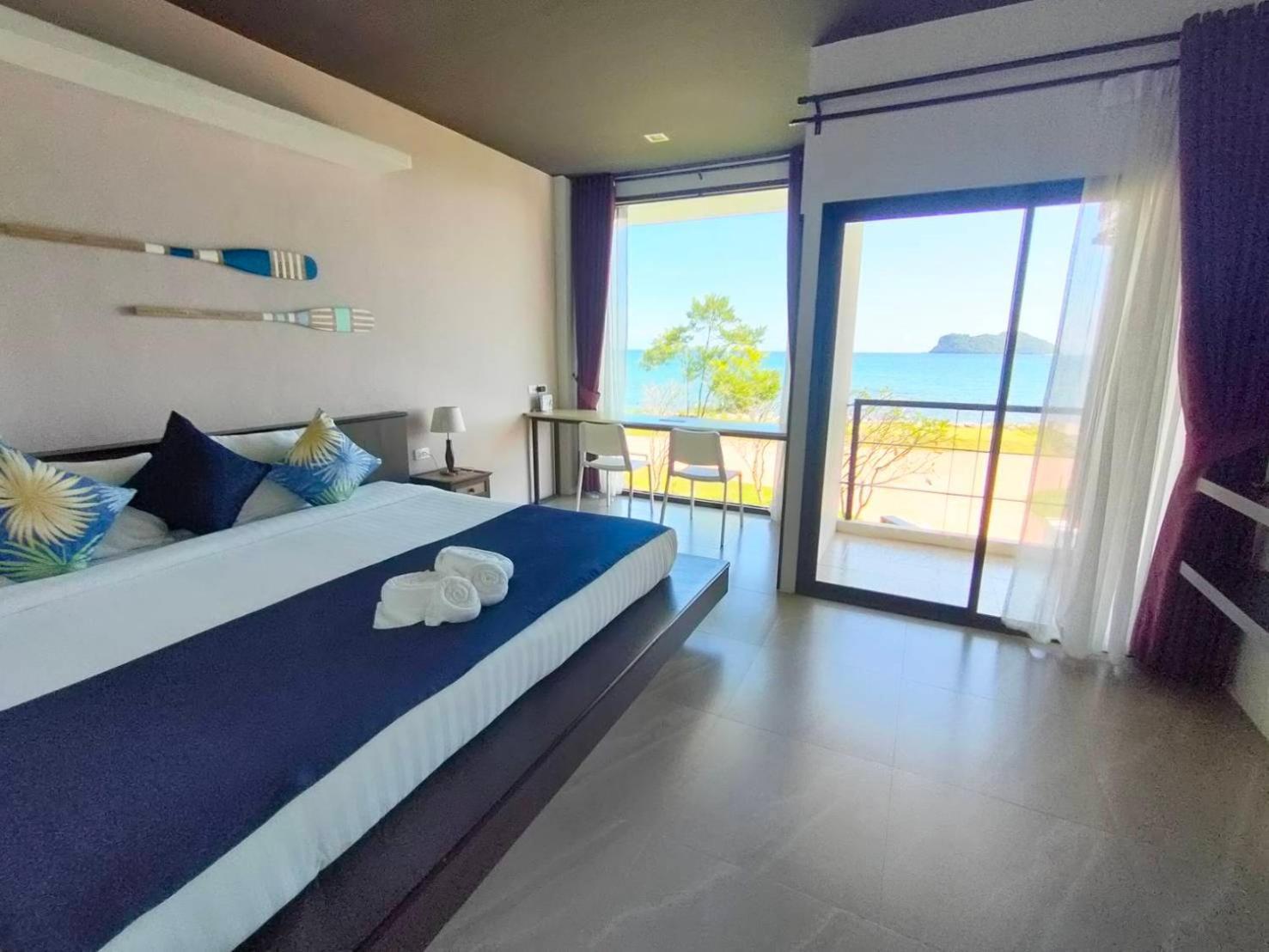 The & - Sha Hotel