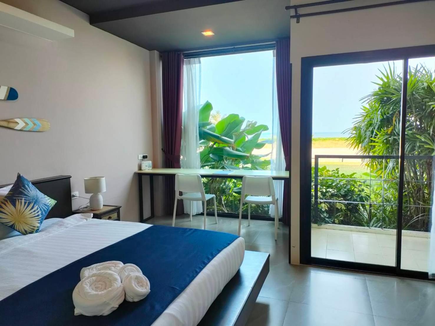 Hotel The & - Sha