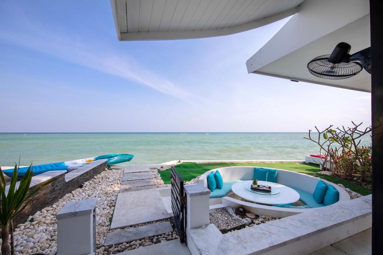 Beachfront Baan Paradise Villa Laem Set Beach