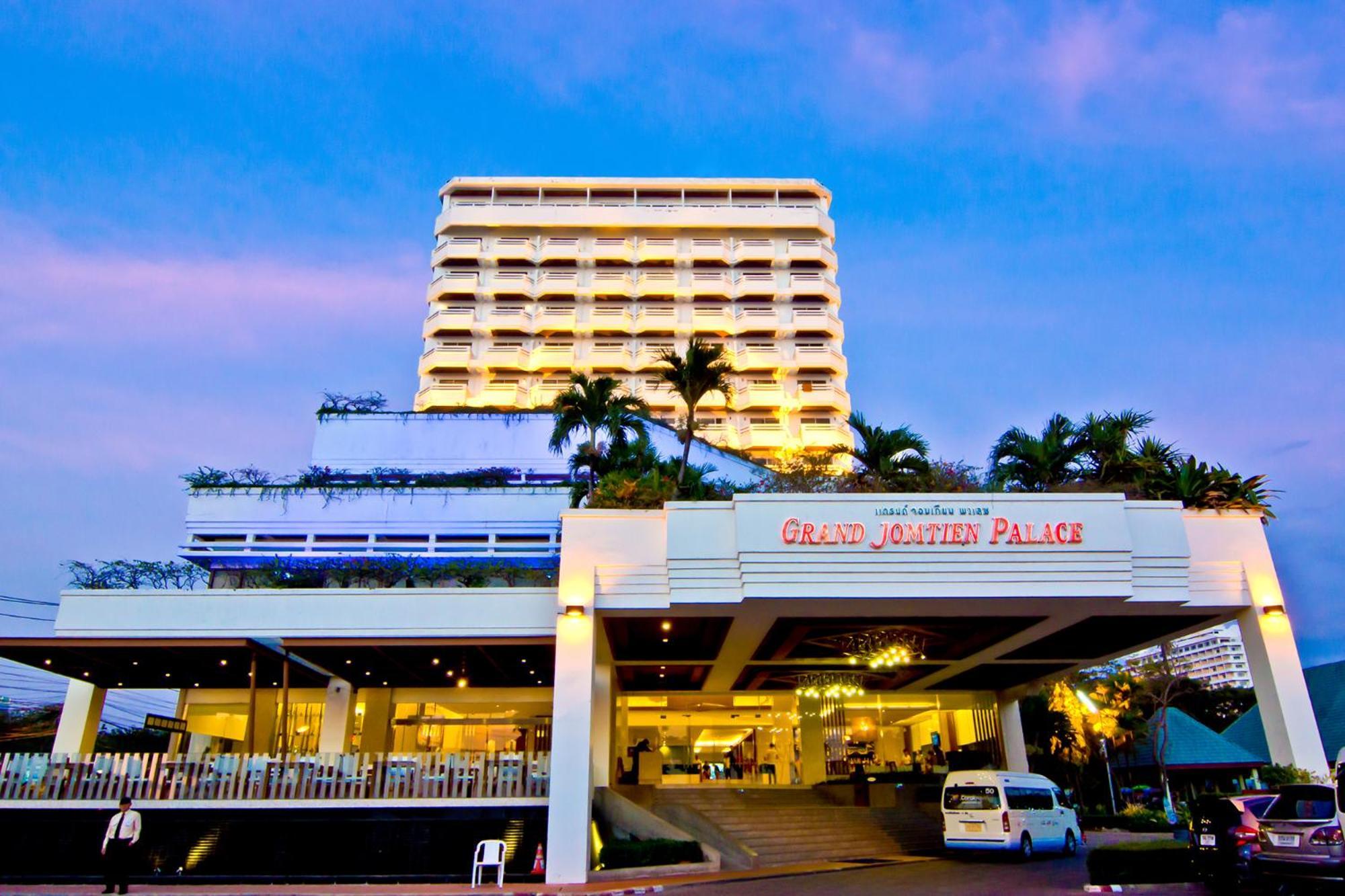Grand Palace - Sha Extra Hotel