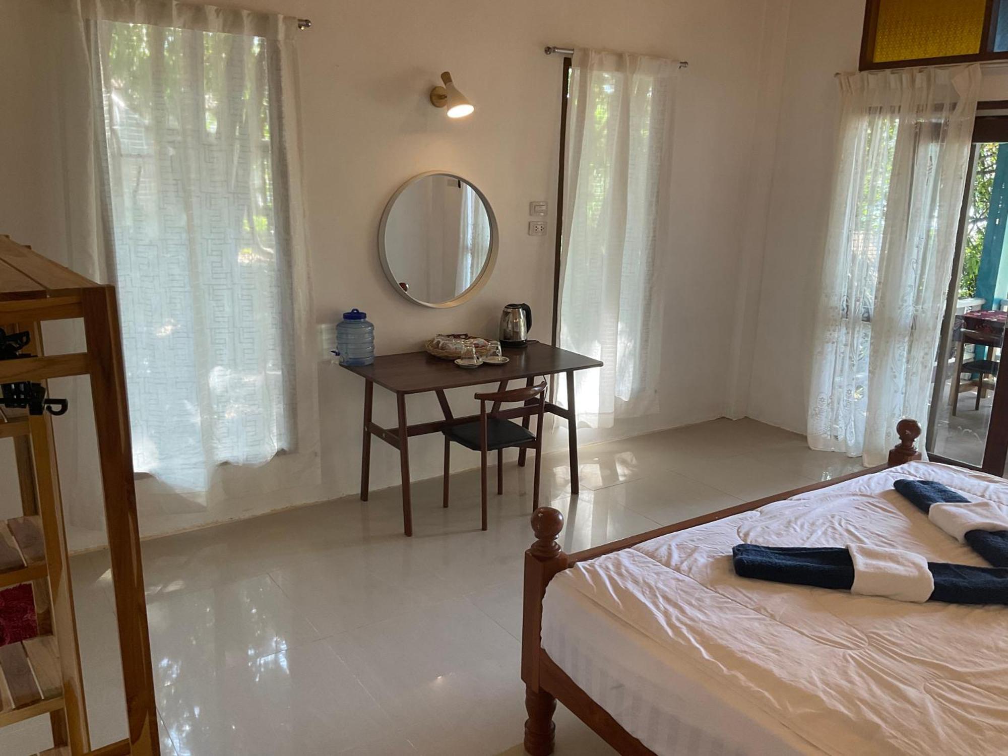 Heaven Beach Resort & Art Resort Koh Phayam