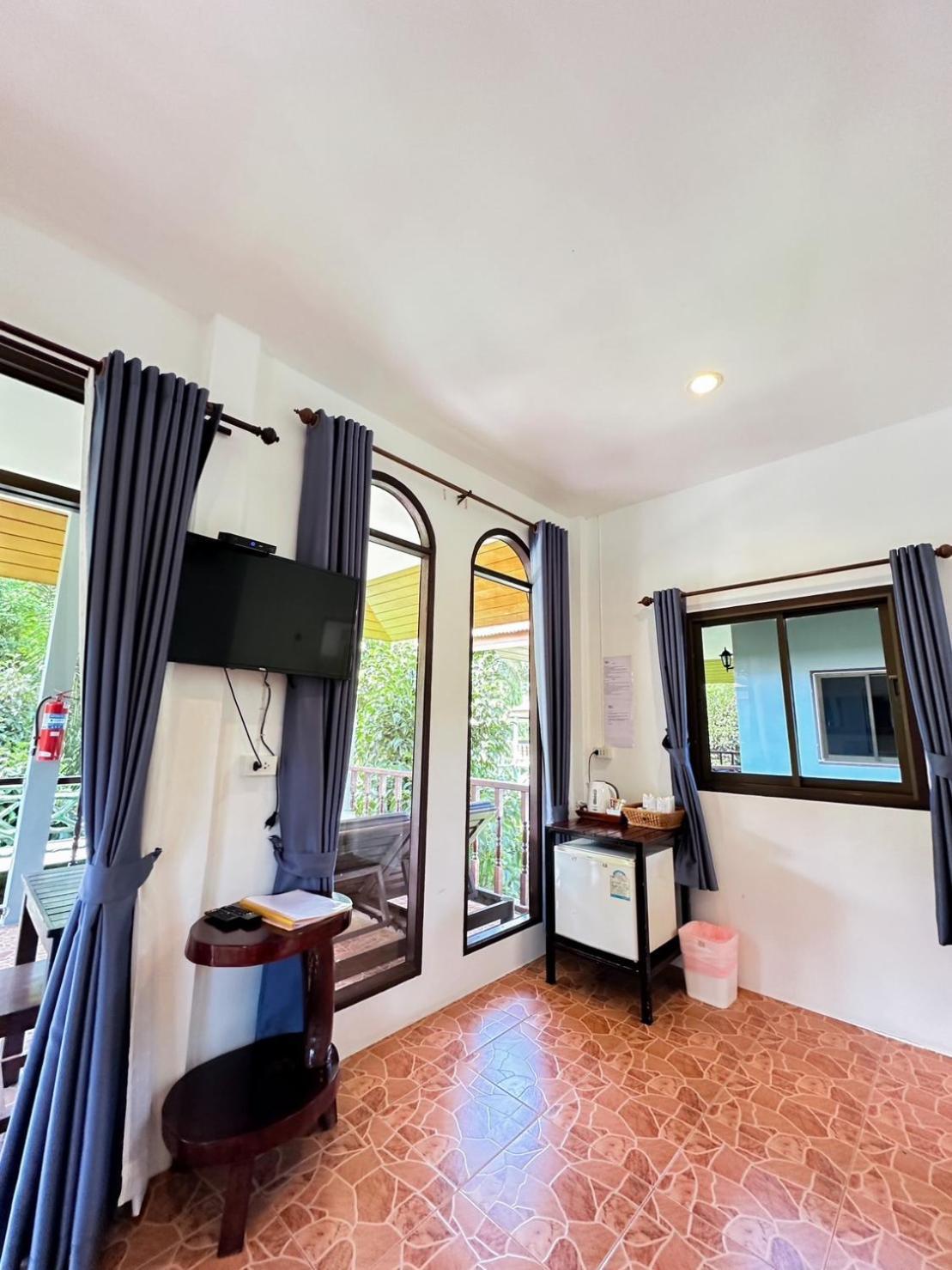 Resort Khao Sok Jungle Huts 3*