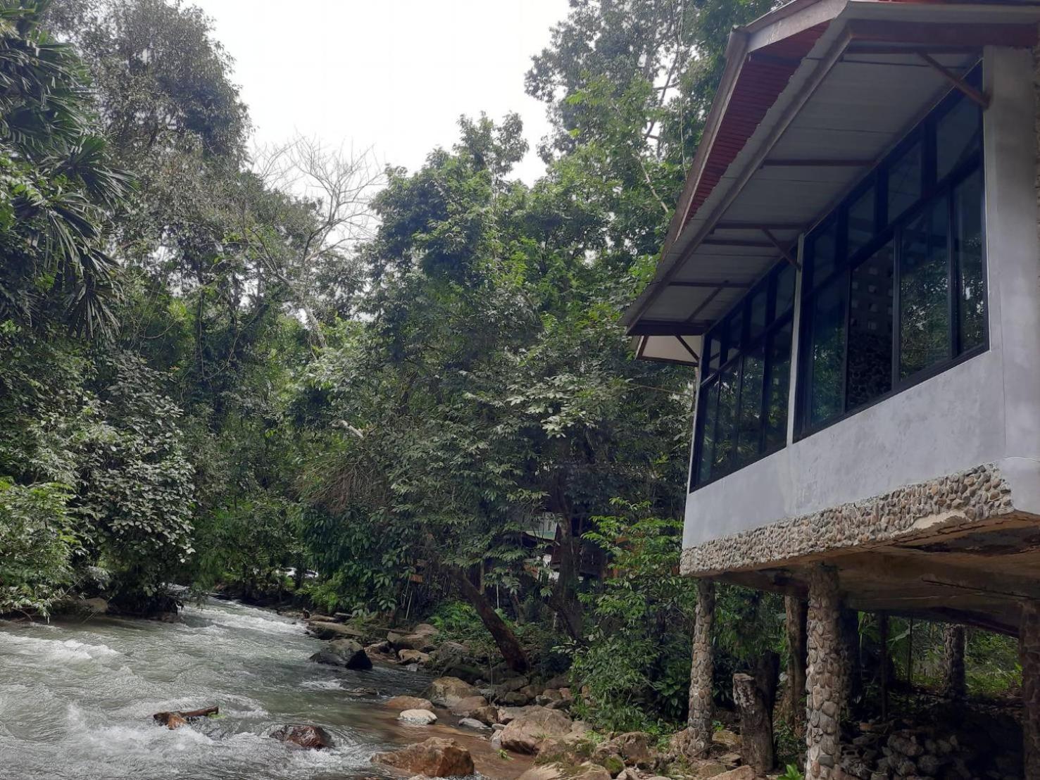 Tree Tops River Huts 2*