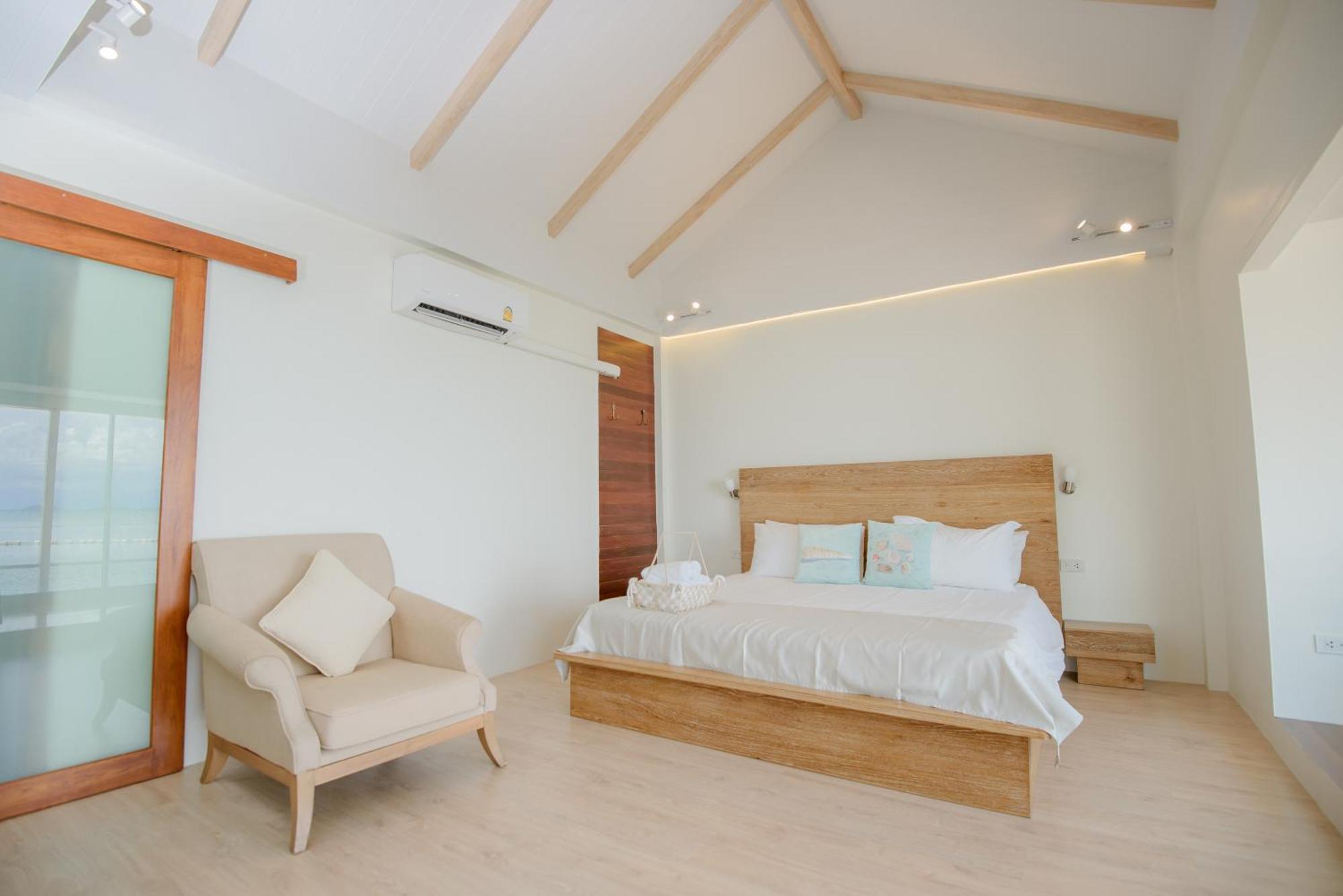 Resort Seashell Village Chao Lao Beach