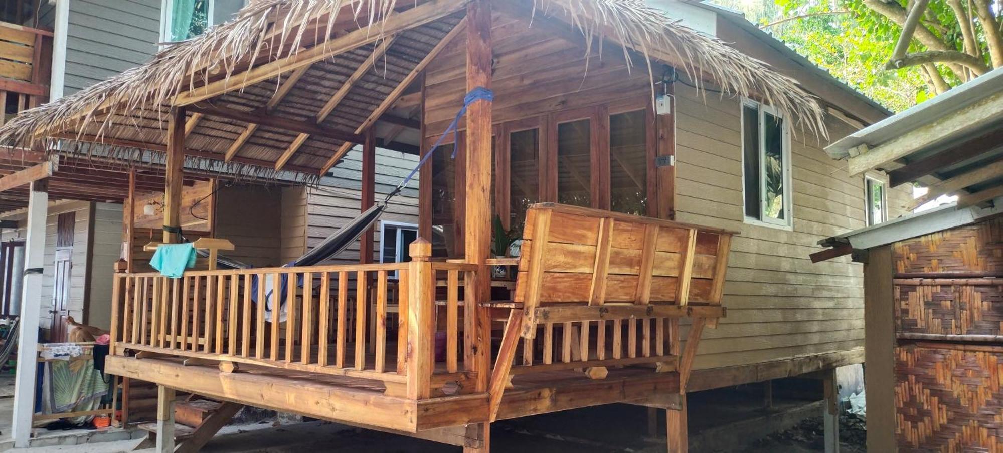 Lazy Hut Resort Koh Phayam