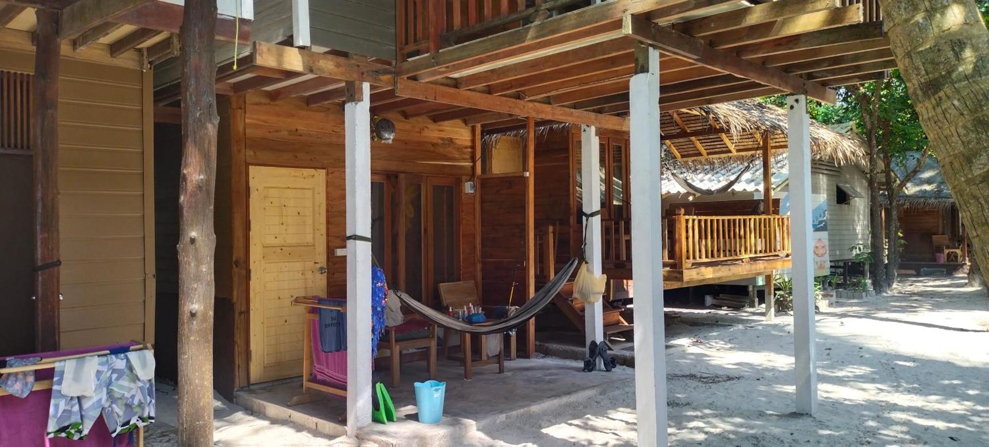 Lazy Hut 2*