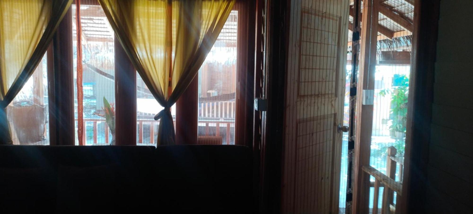 Lazy Hut Resort 2*