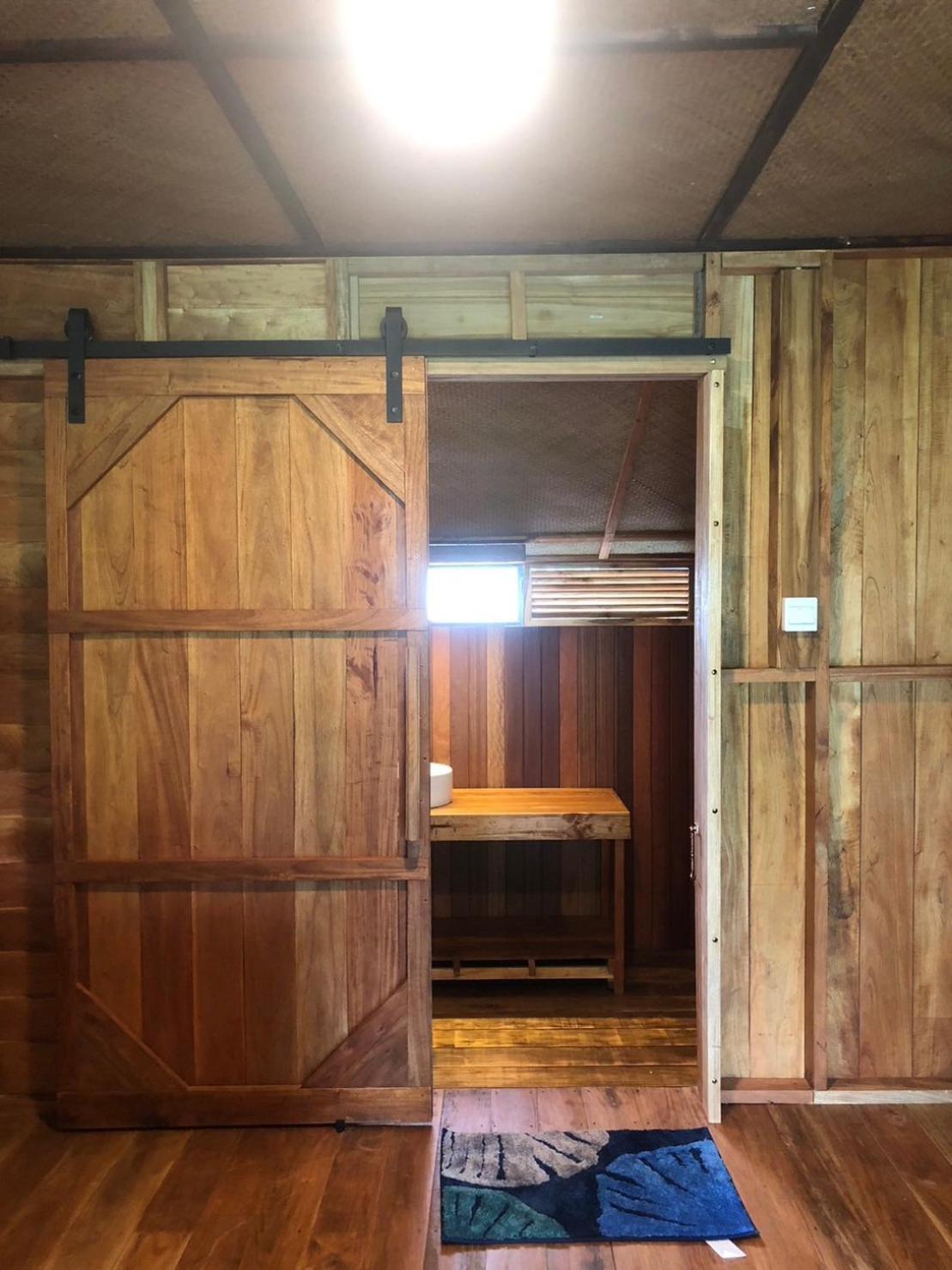 The Tropical Lodge *