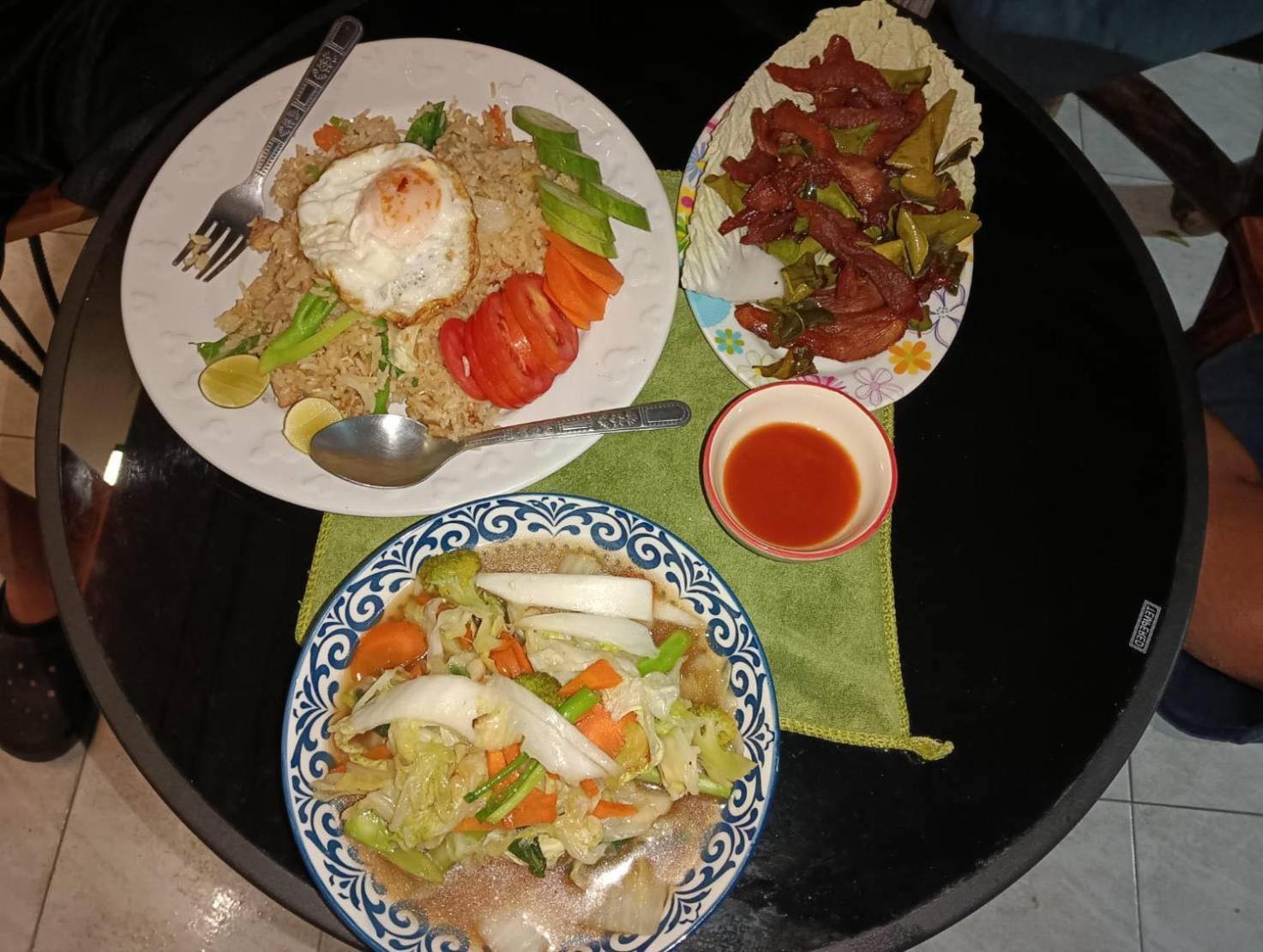 Noot's Bar And Guest house 5*
