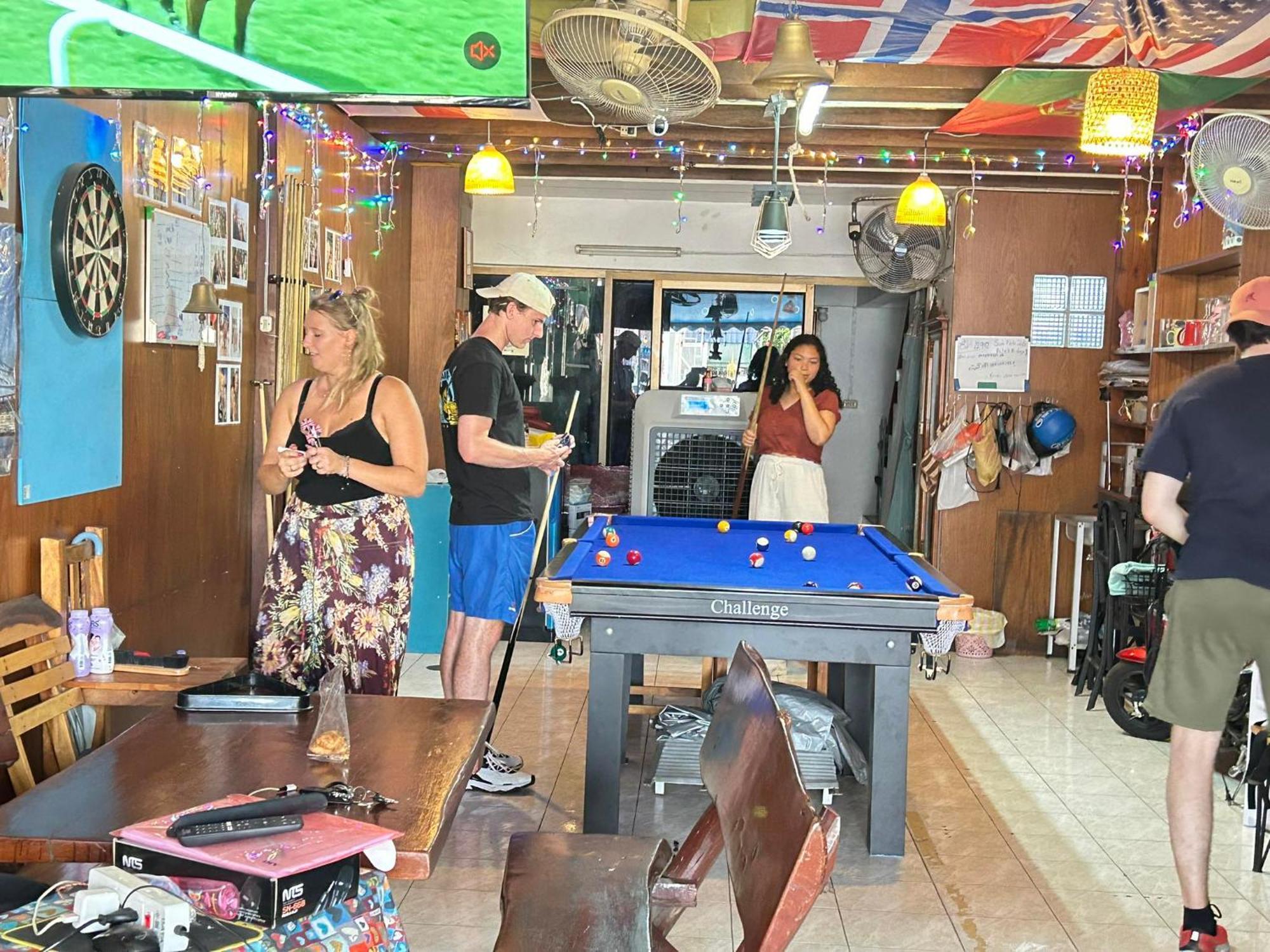 Noot's Bar And Kanchanaburi