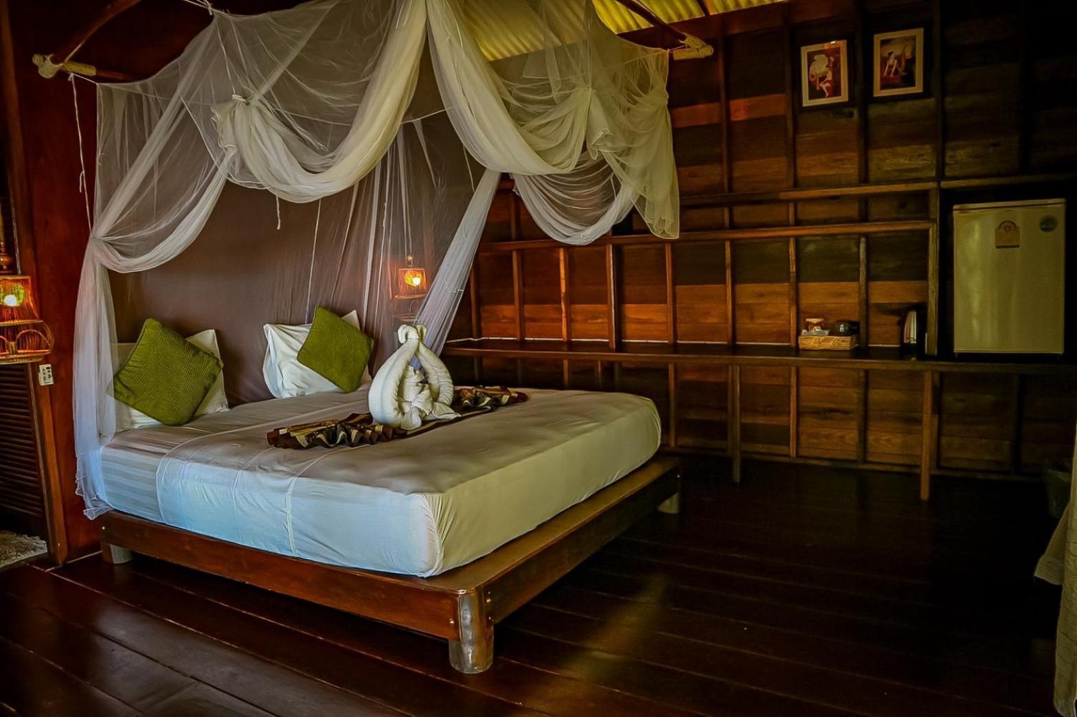 Hillhouse - Bed & Breakfast *