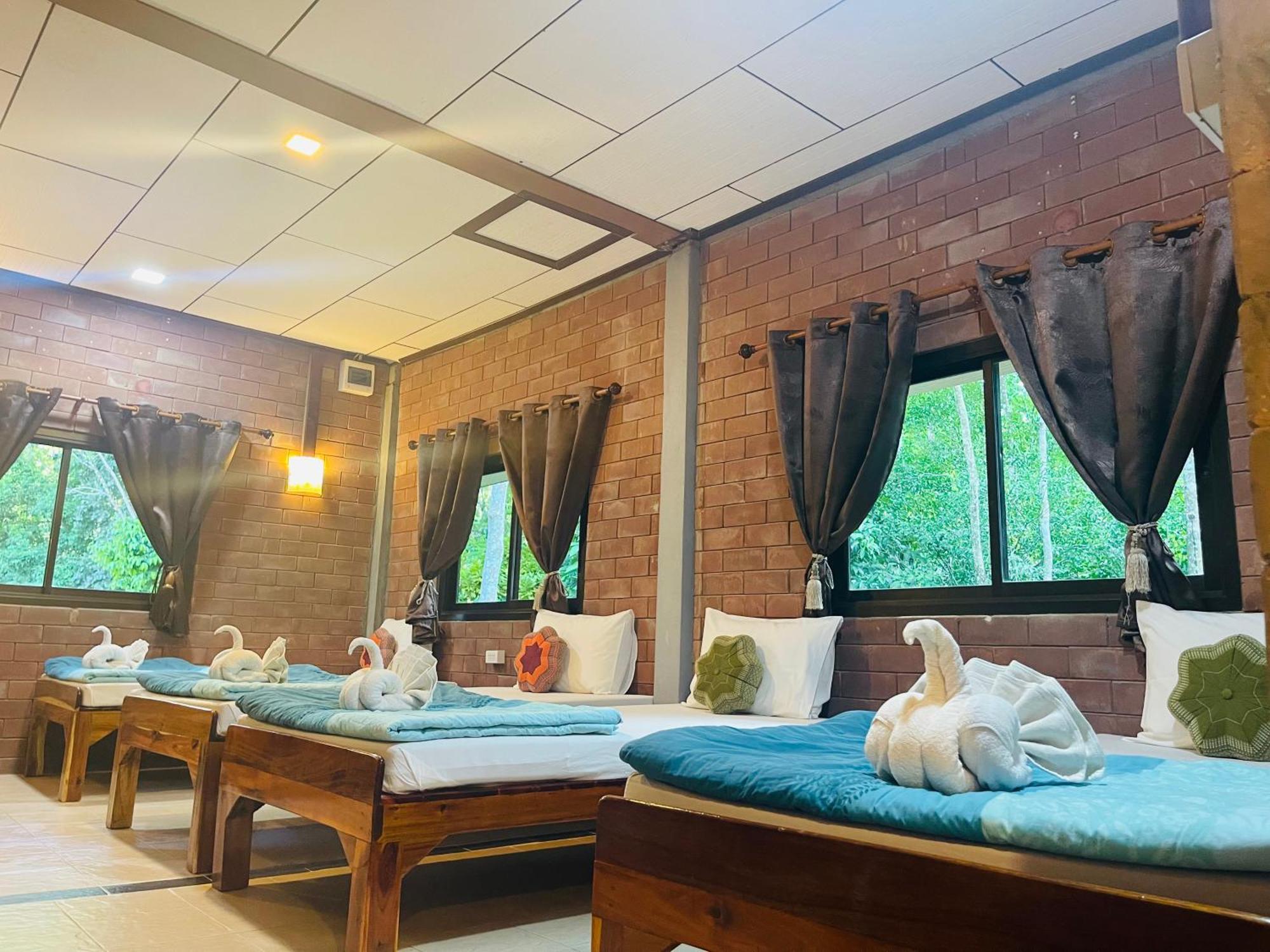 Khaosok Monkeys & River Camps Resort *